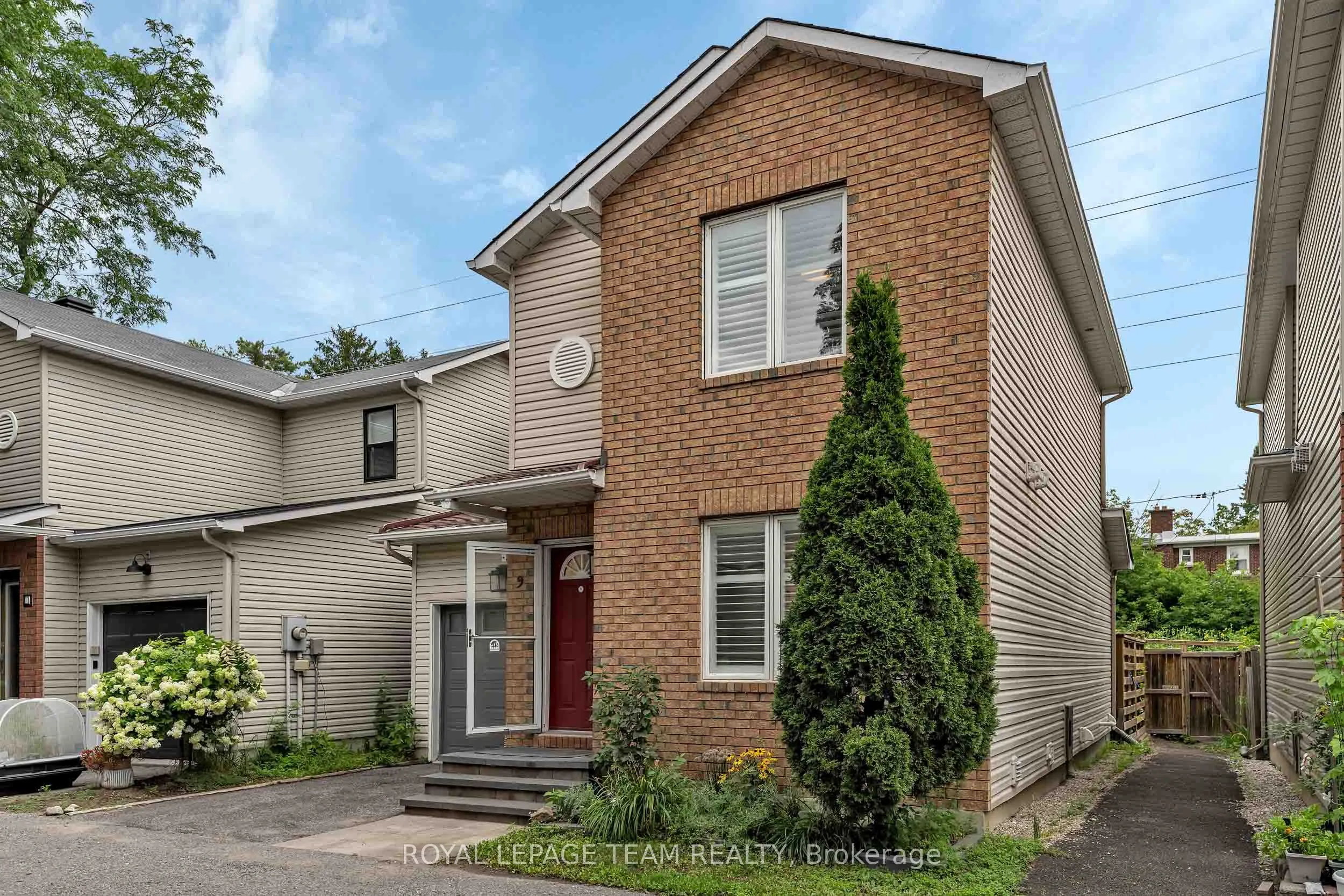 583 Tweedsmuir Avenue #9