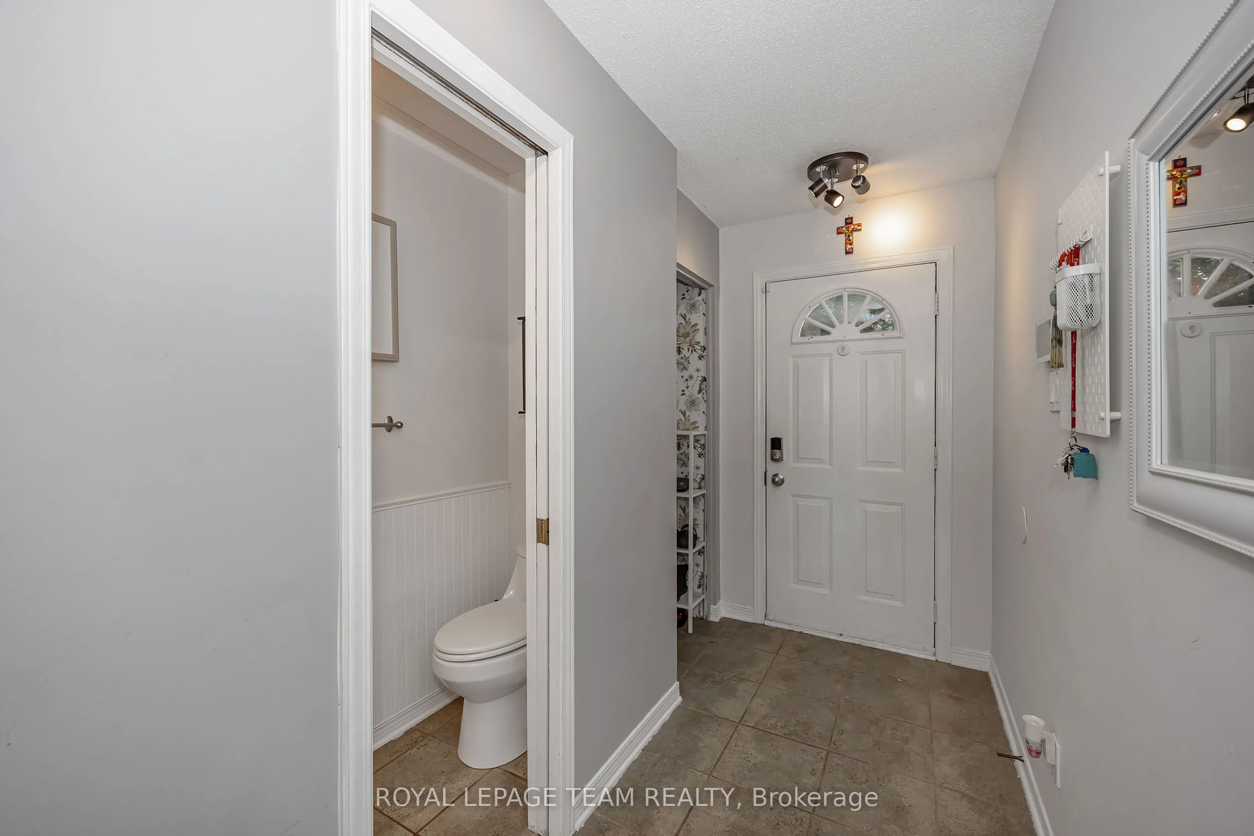 583 Tweedsmuir Avenue #9