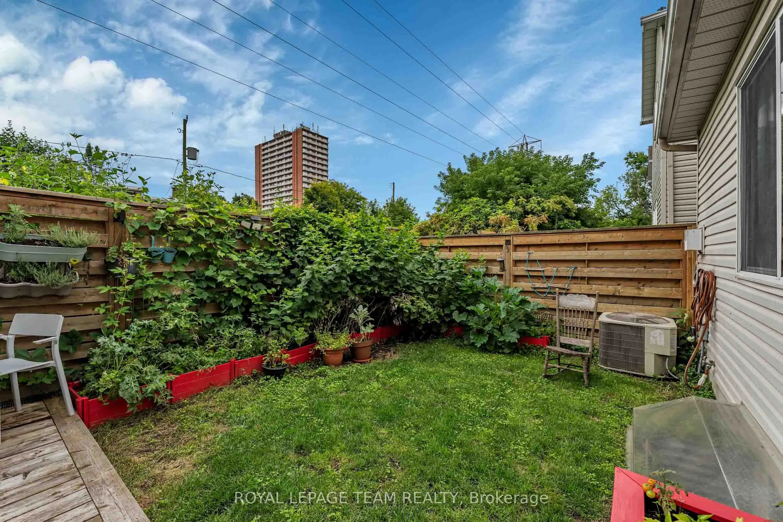 583 Tweedsmuir Avenue #9