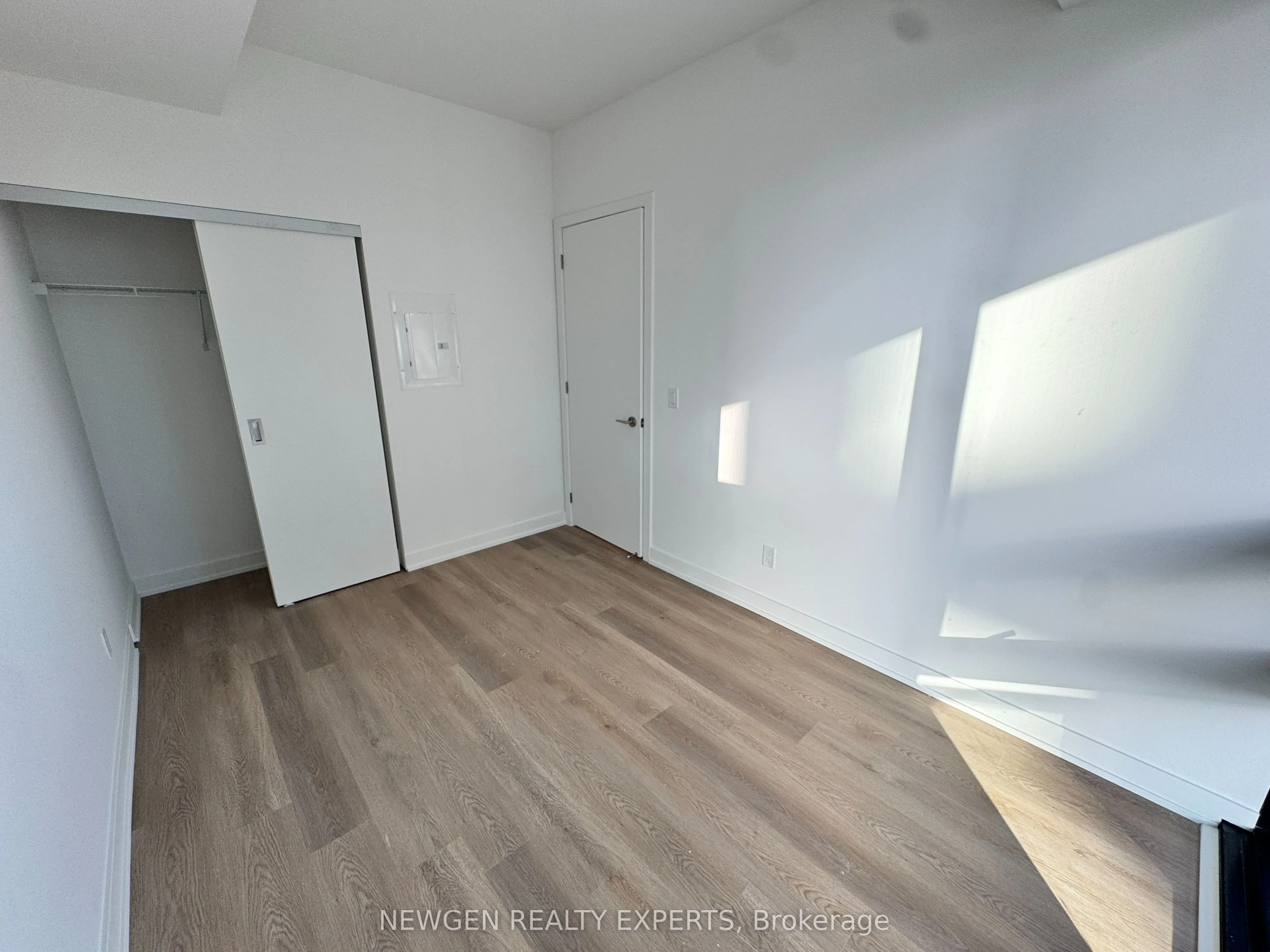 101 John Street N #1415