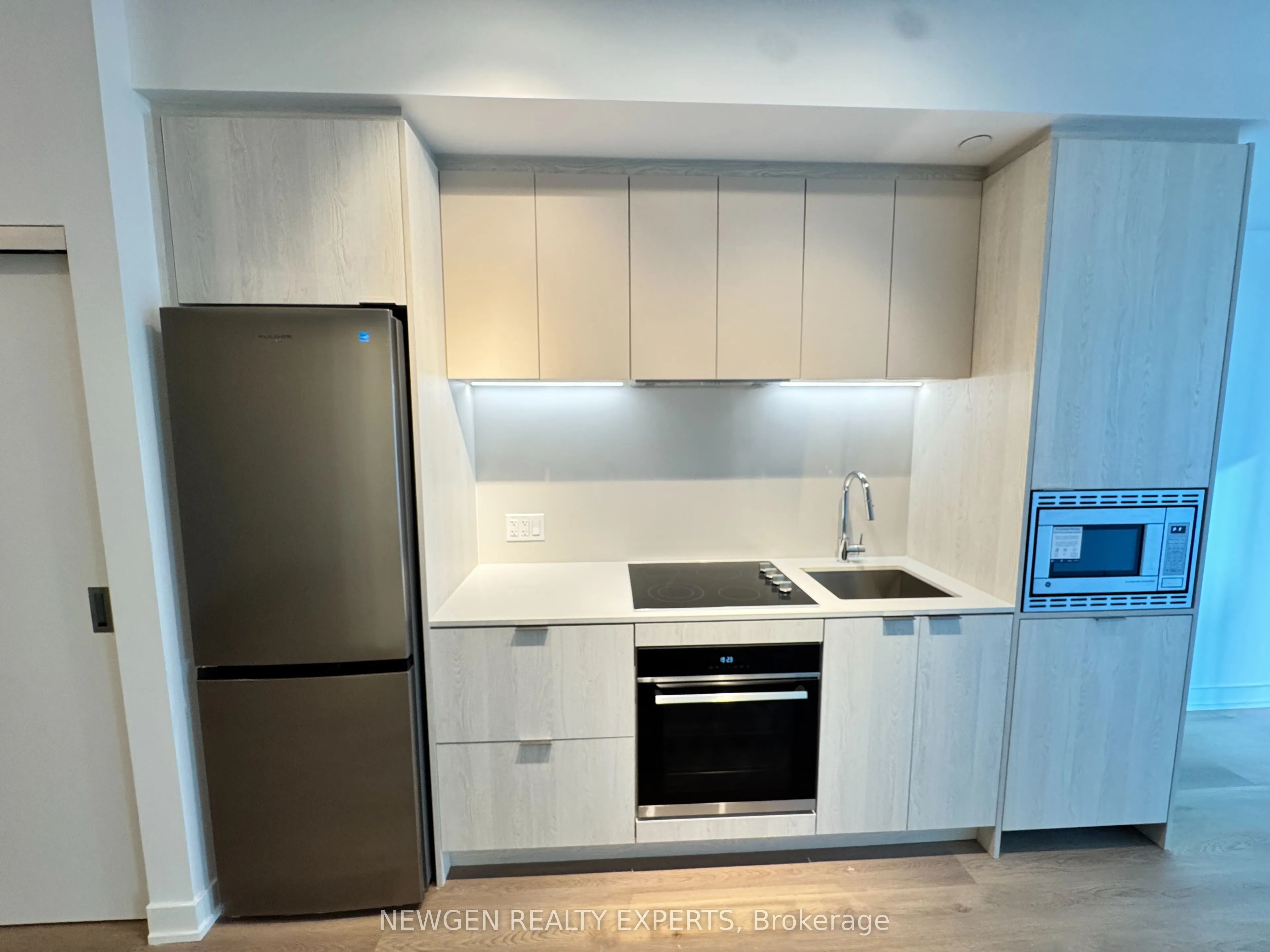 101 John Street N #1415