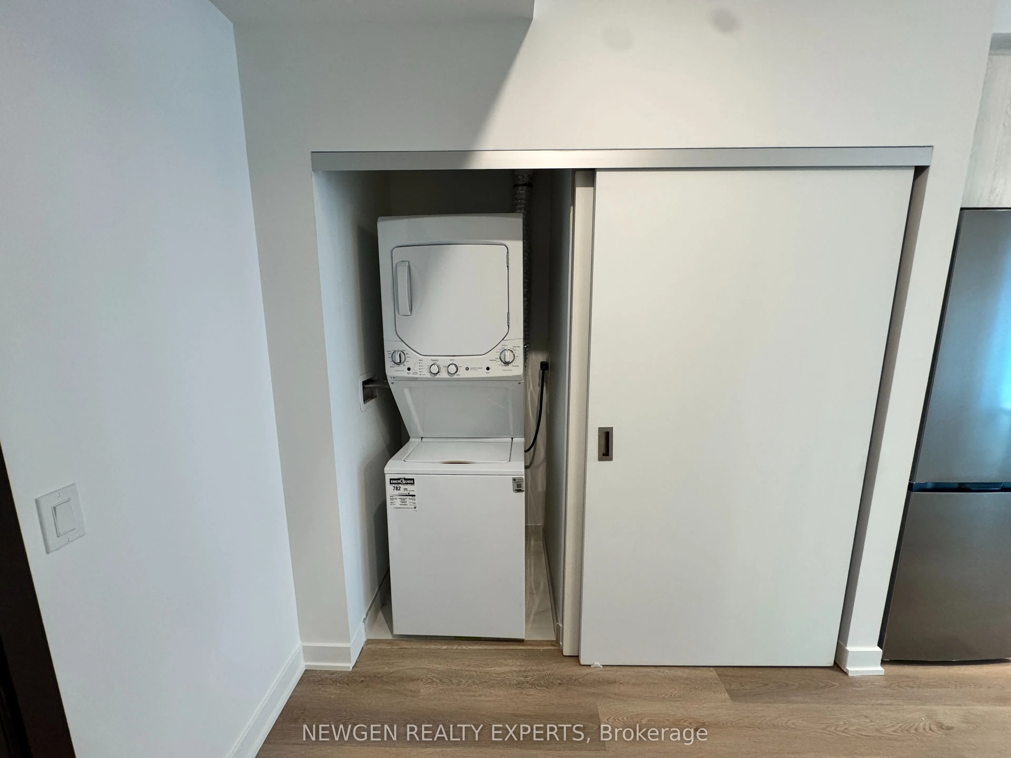 101 John Street N #1415