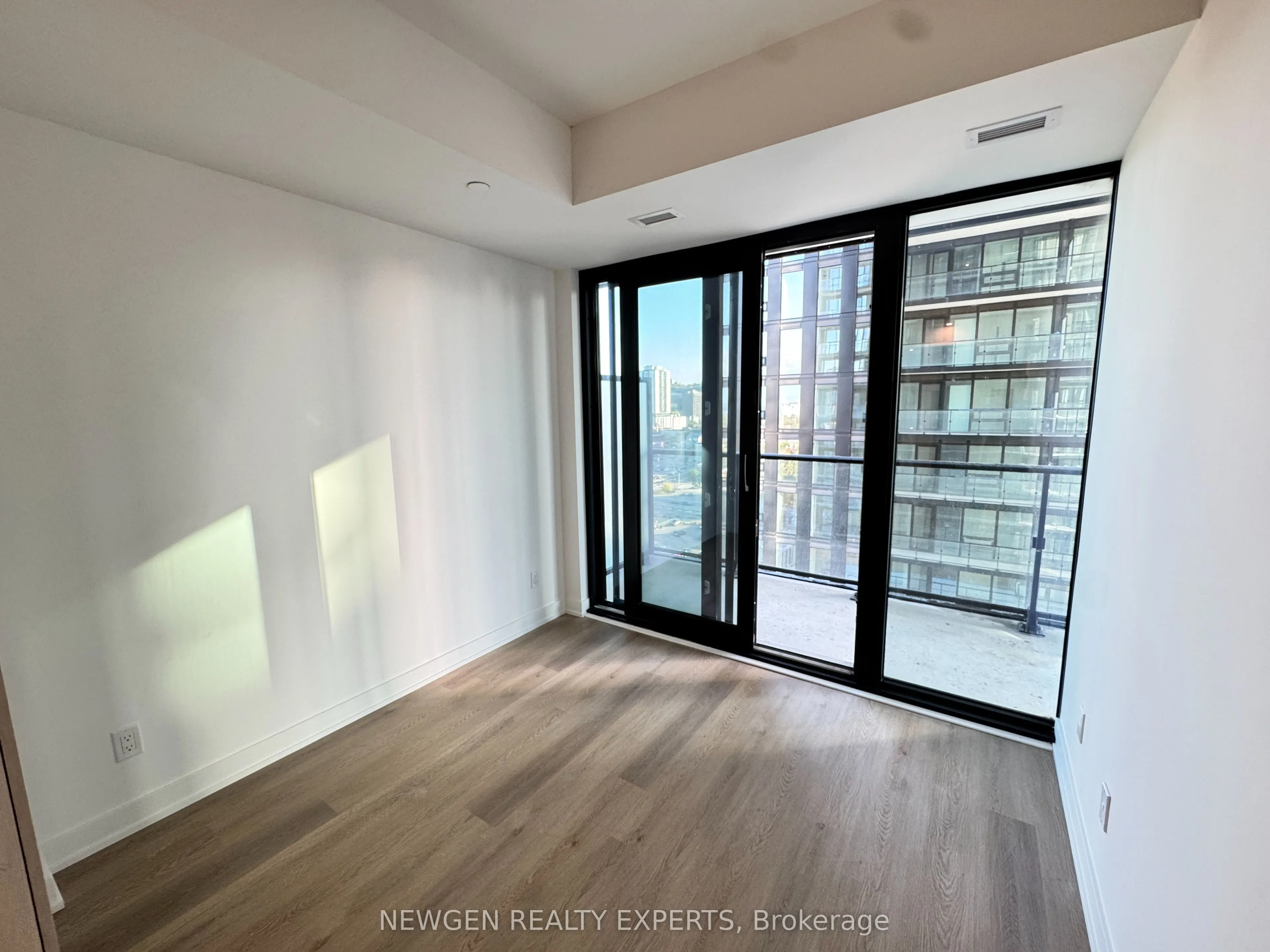 101 John Street N #1415