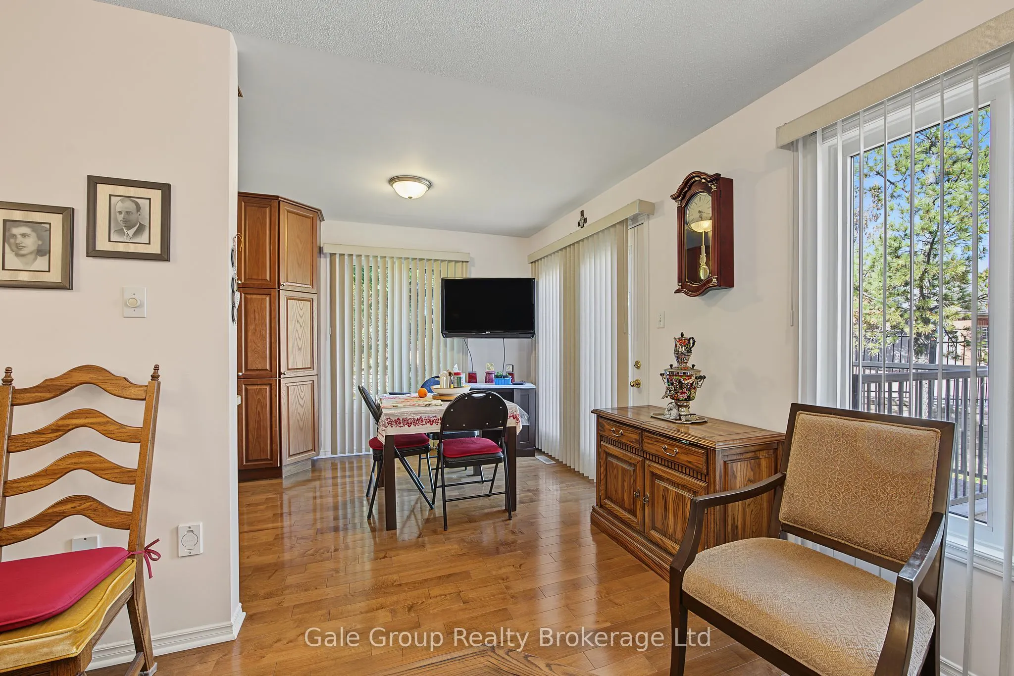 537 Nova Scotia Court S #15