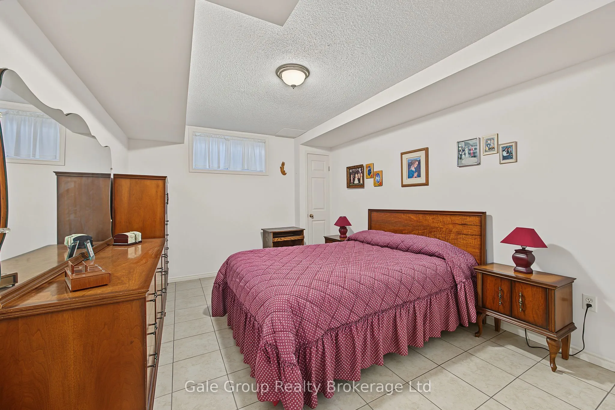 537 Nova Scotia Court S #15