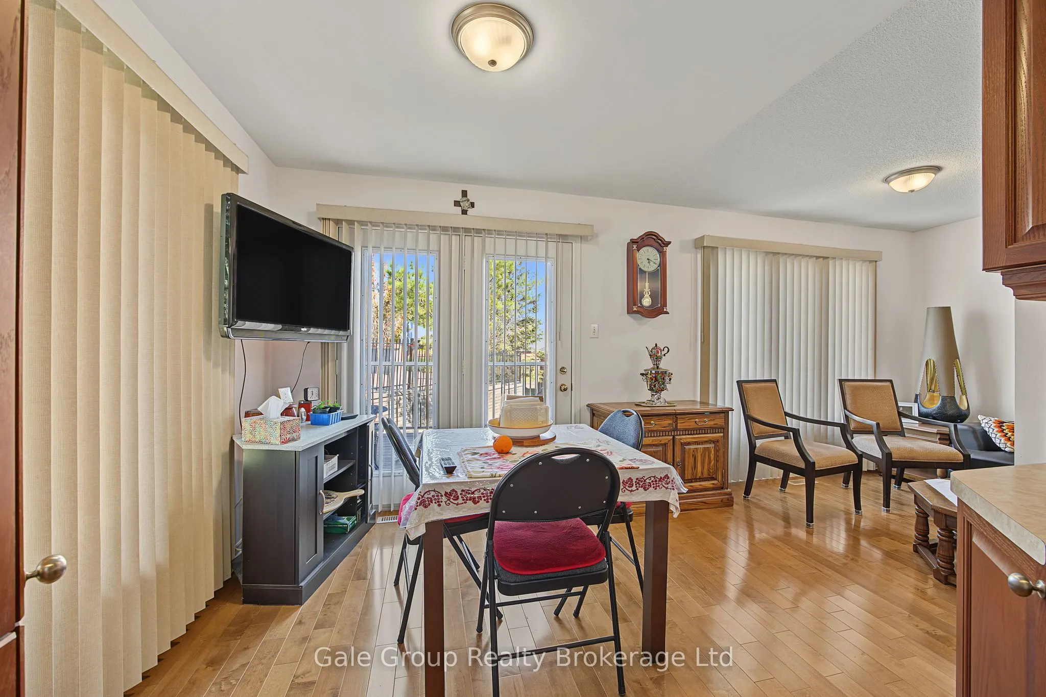 537 Nova Scotia Court S #15