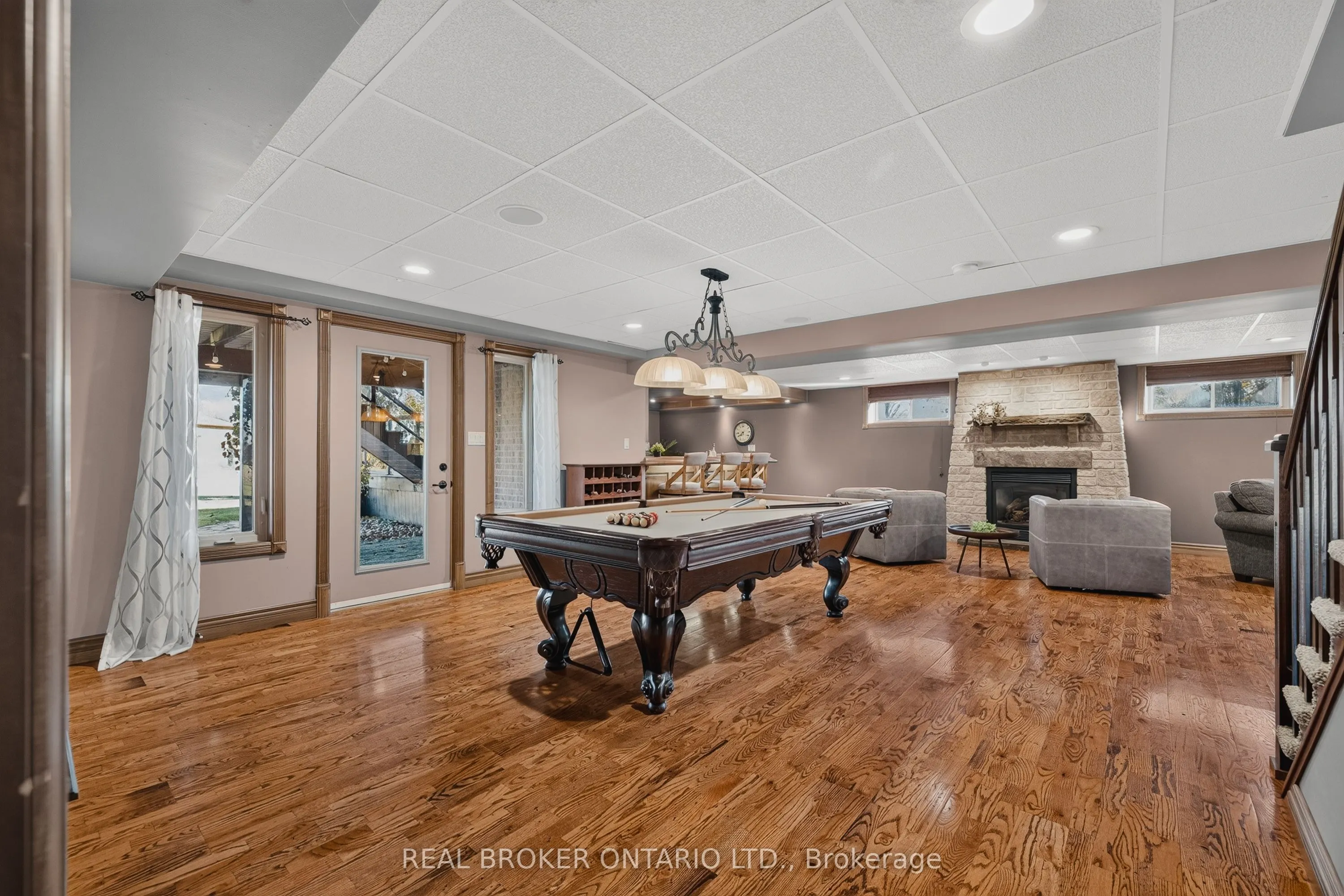 9161 Wellington Road 5