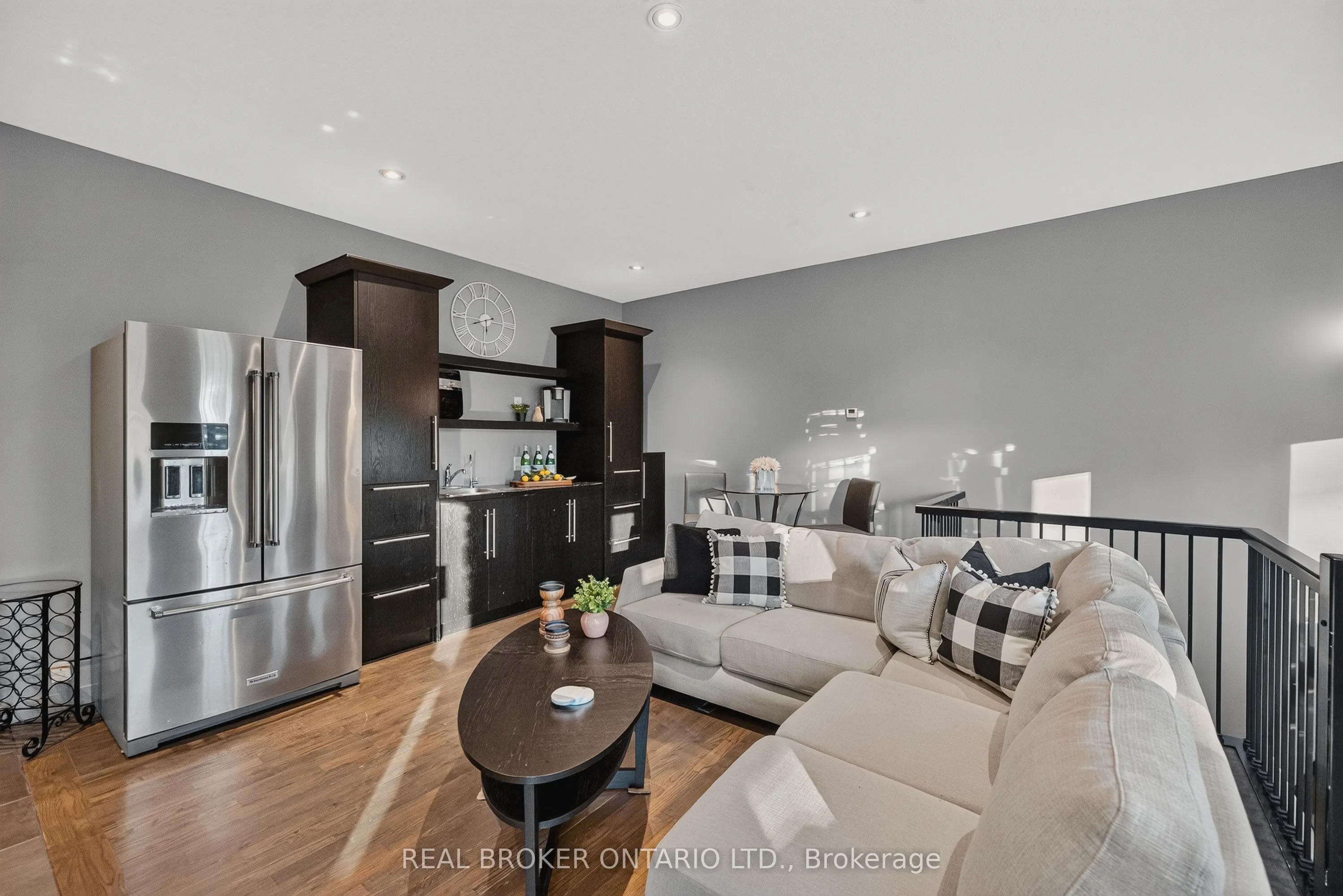 9161 Wellington Road 5