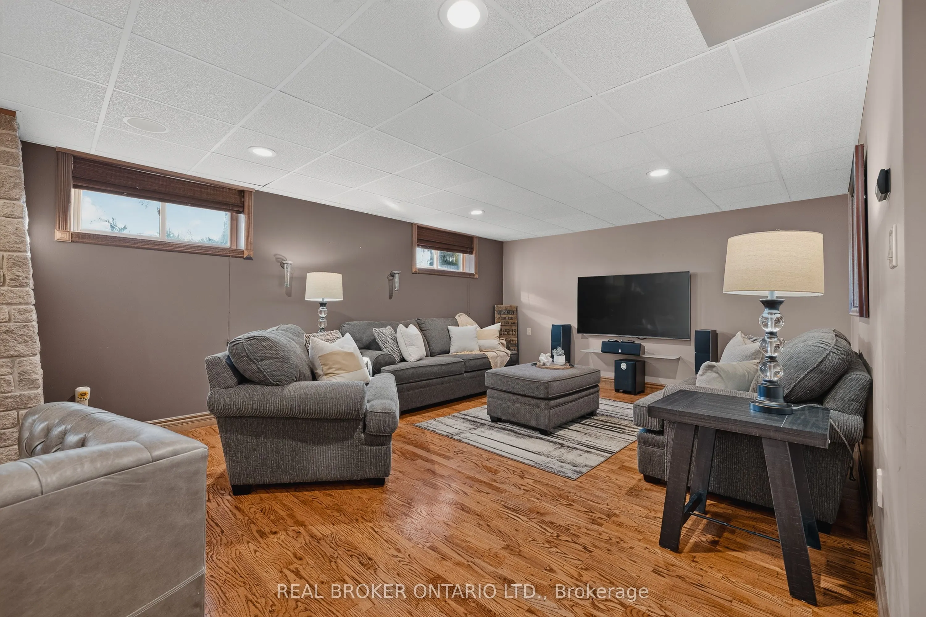 9161 Wellington Road 5