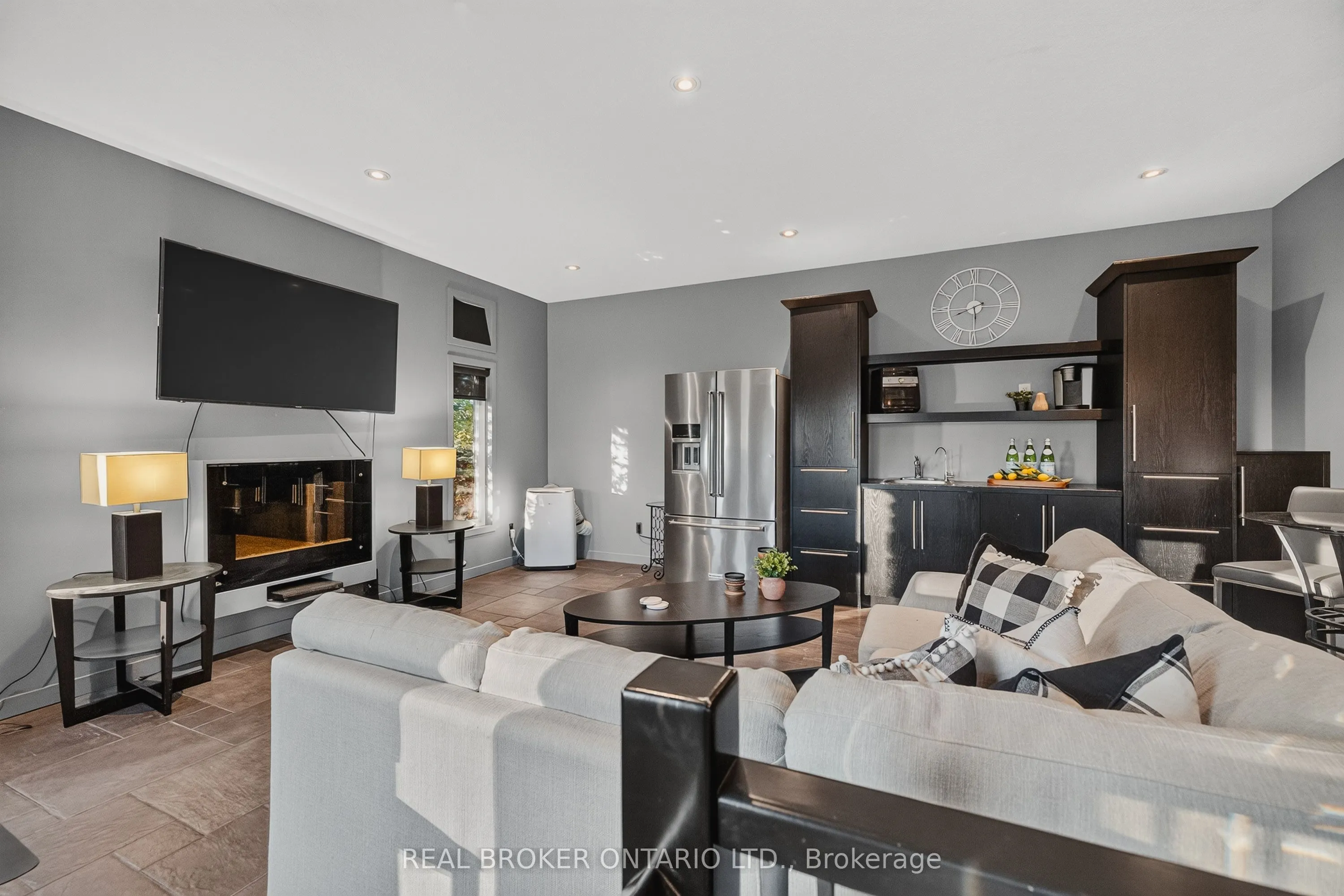 9161 Wellington Road 5