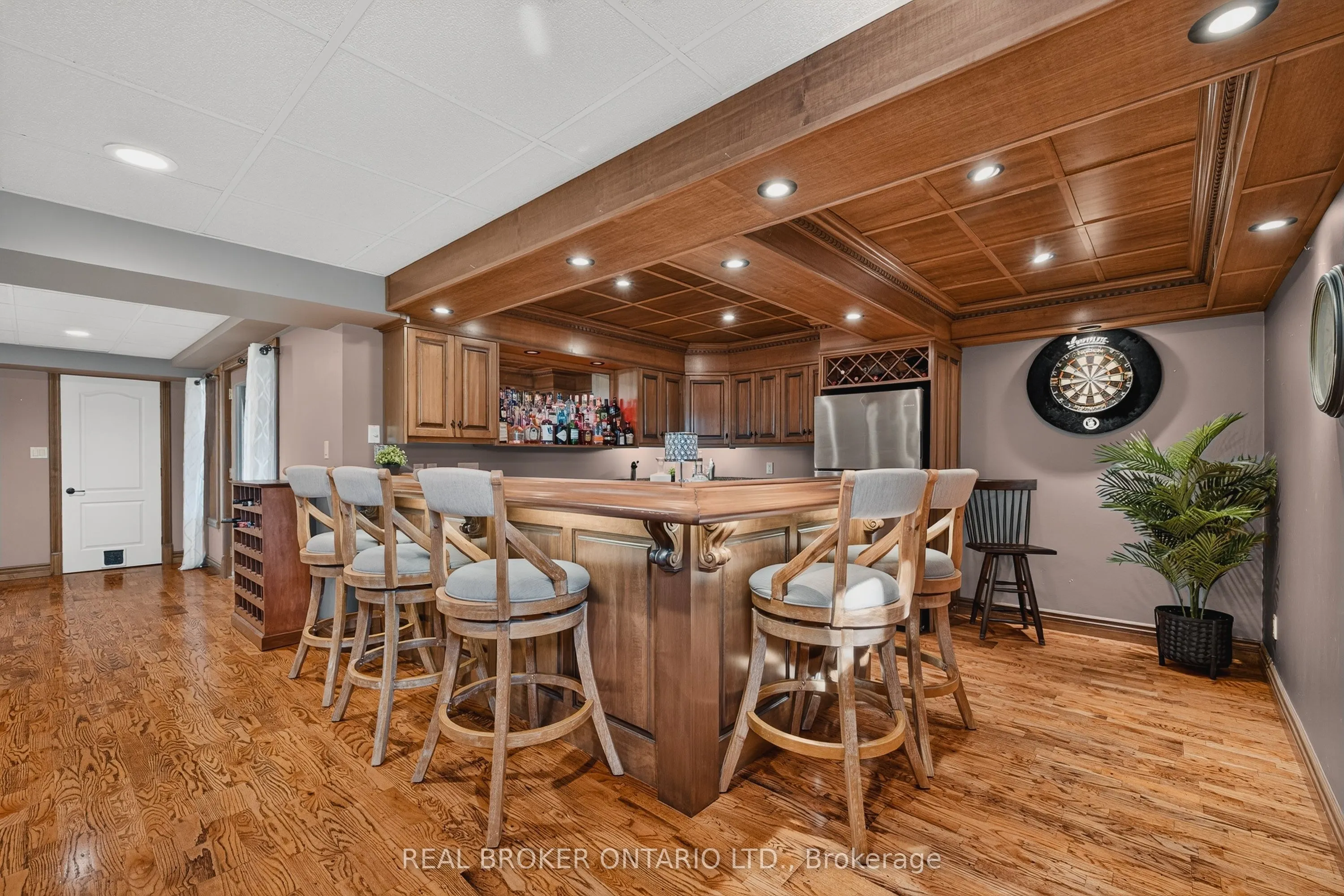 9161 Wellington Road 5