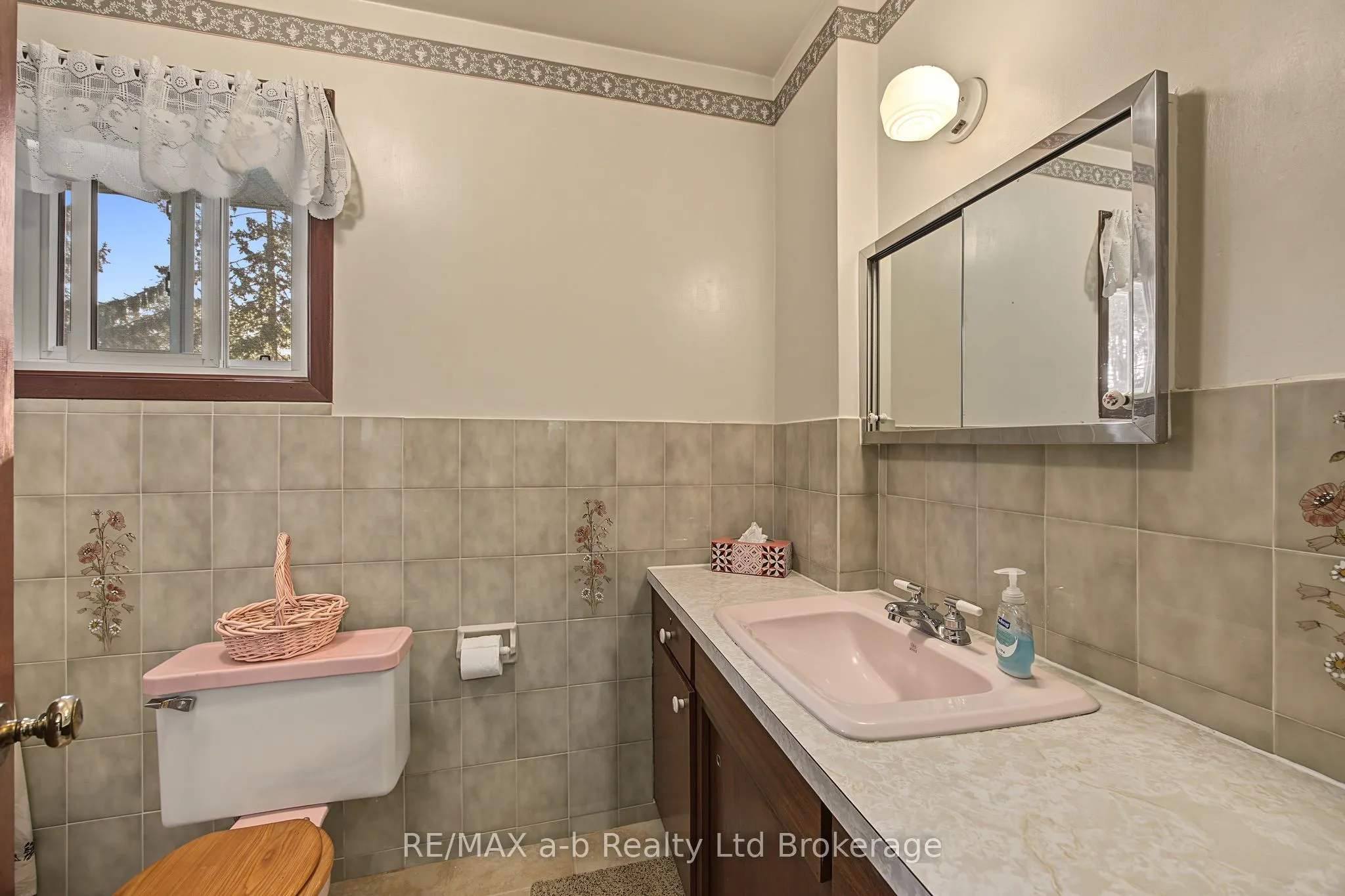 20 Pinecrest Avenue