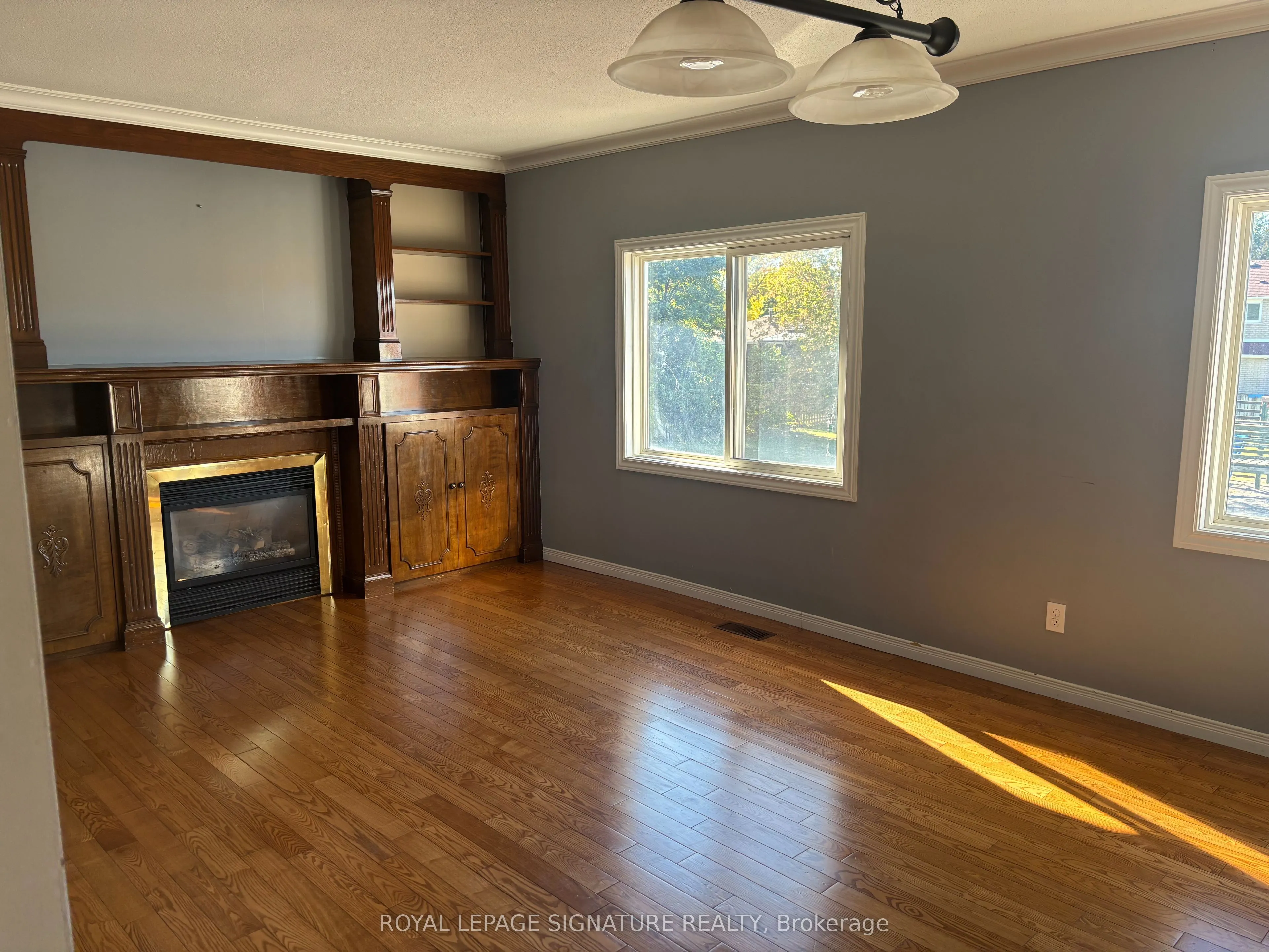 232 Barton Street #Upper