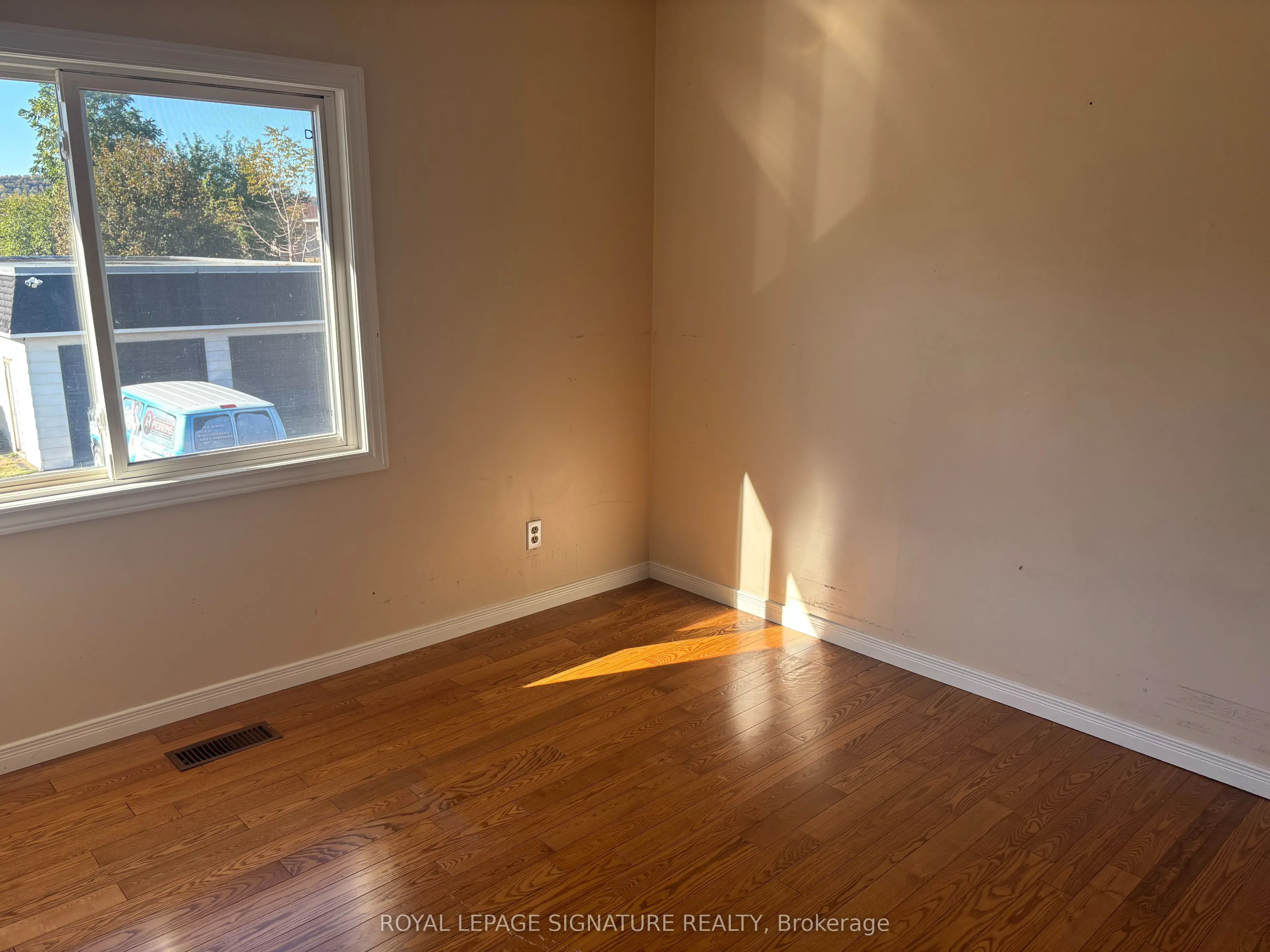 232 Barton Street #Upper