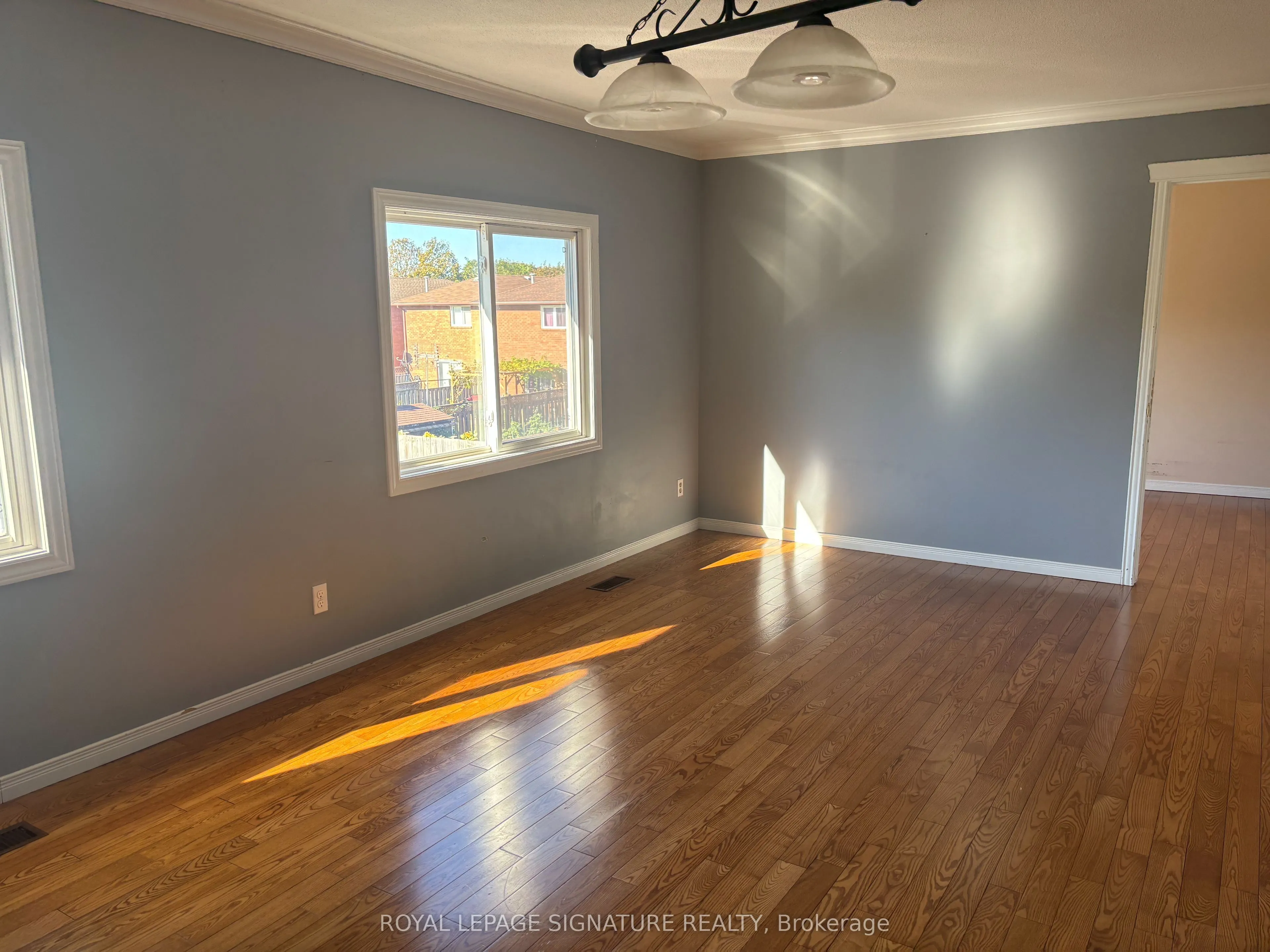232 Barton Street #Upper