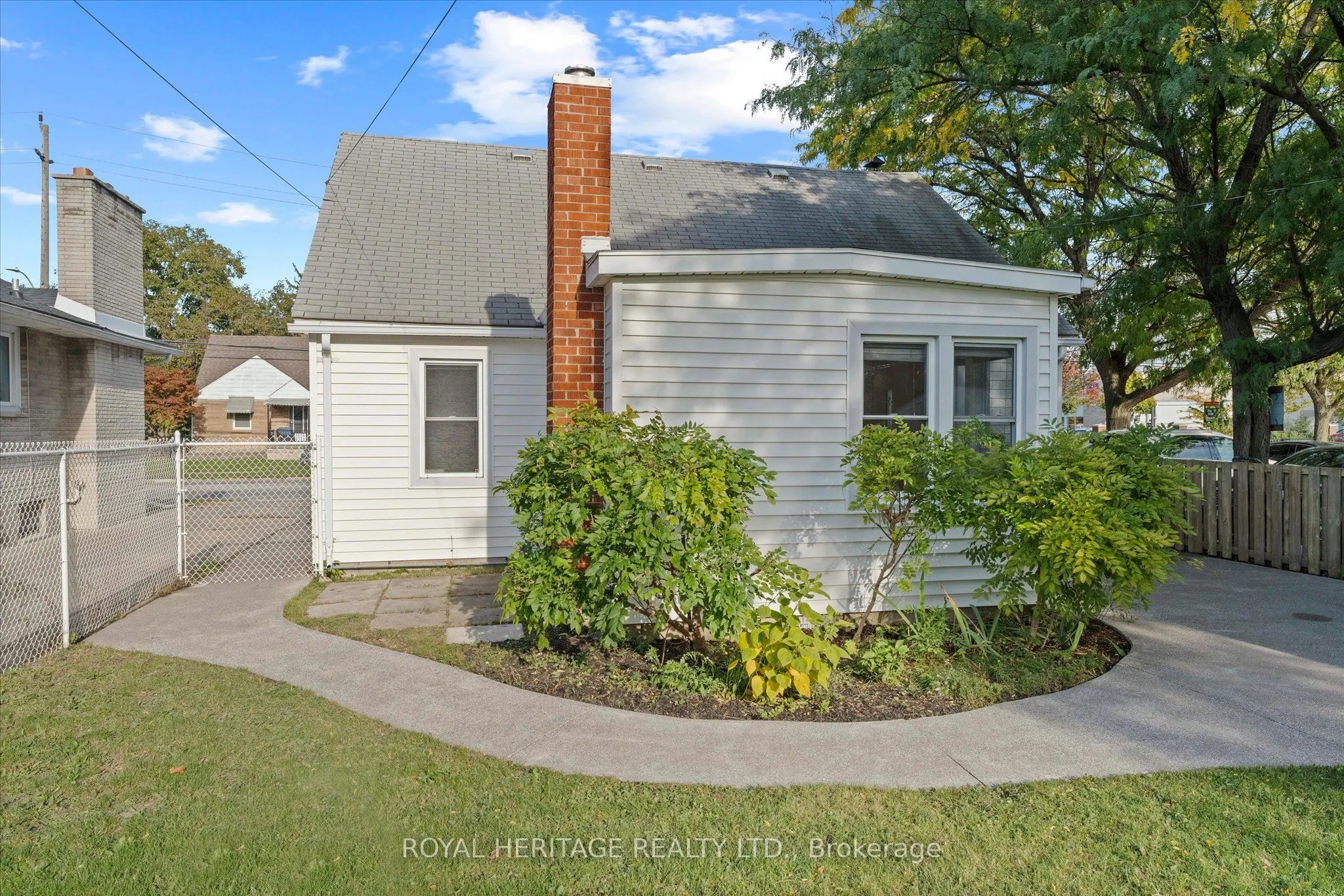 461 Lauzon Road