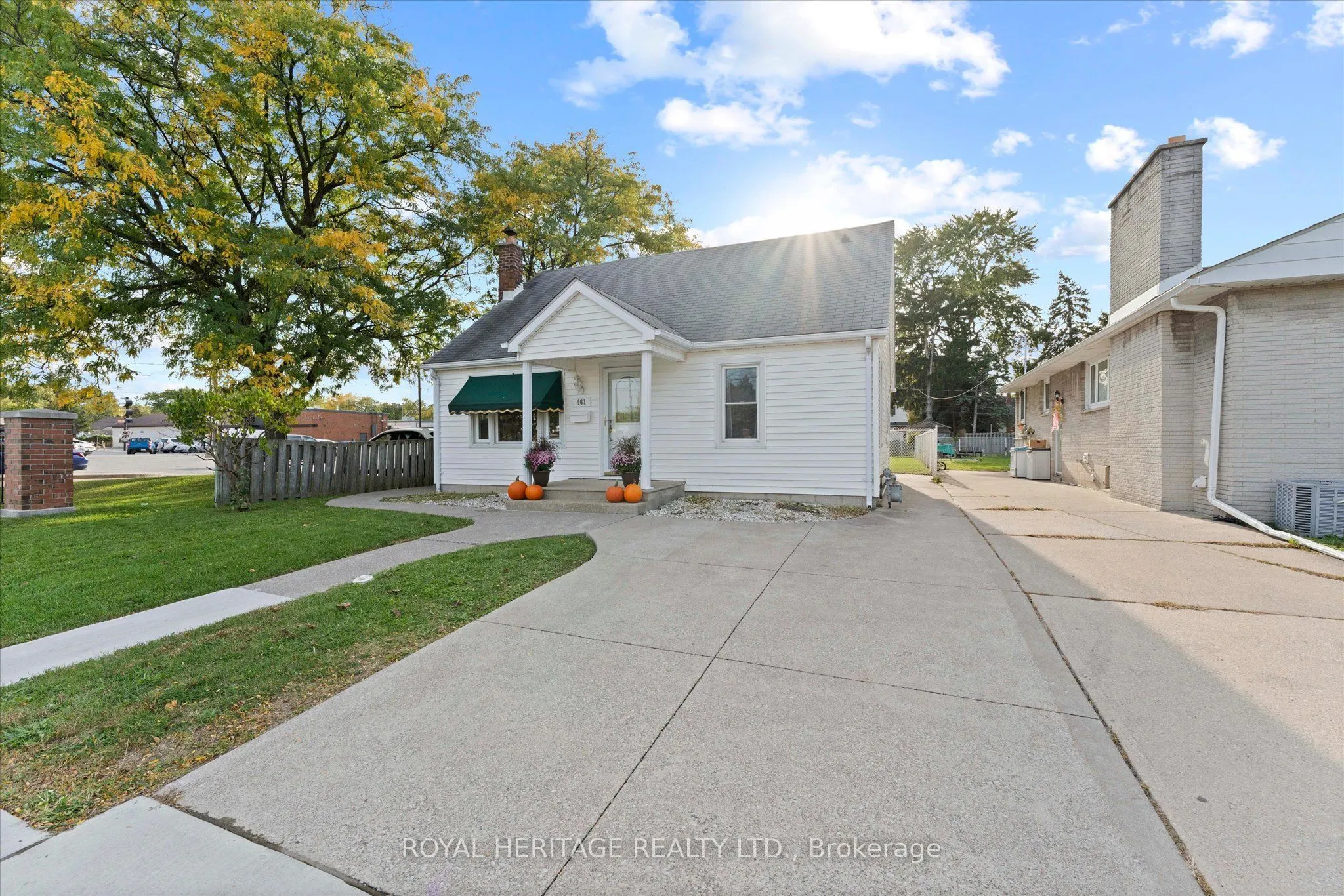 461 Lauzon Road