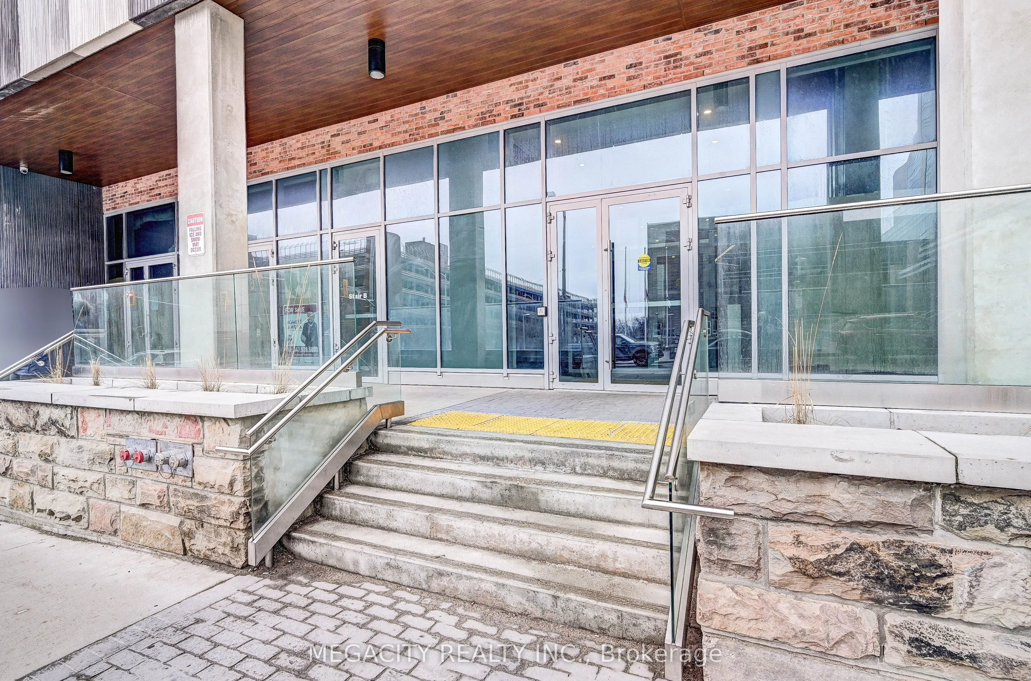 60 Frederick Street #305