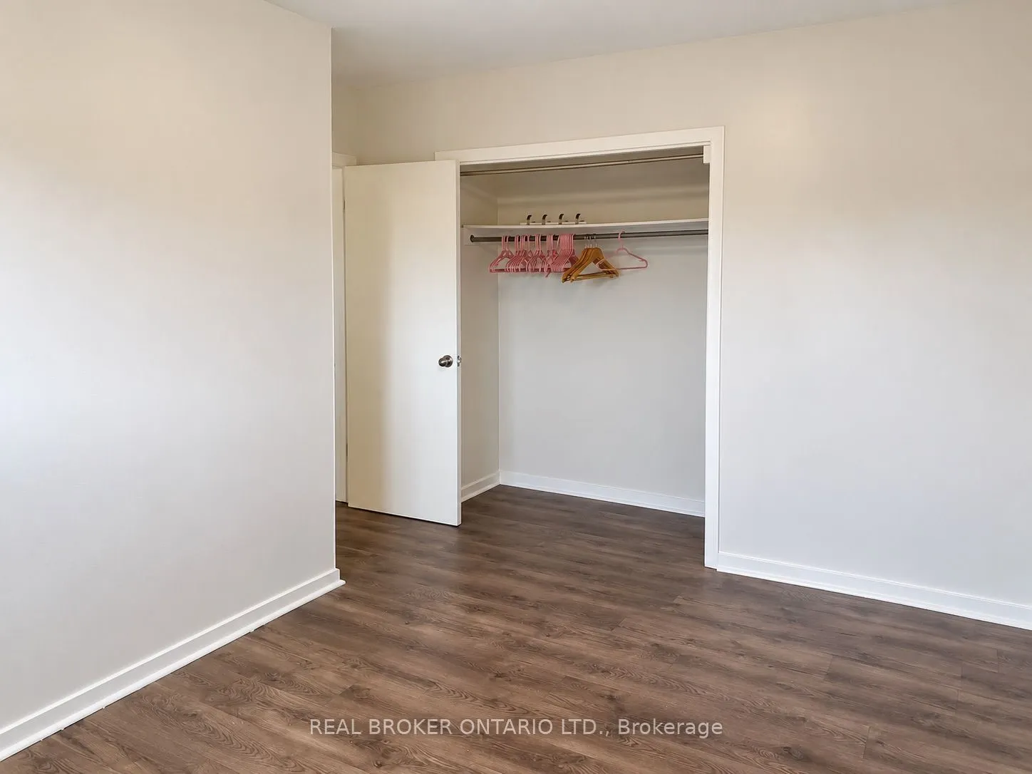 49 Thompson Avenue