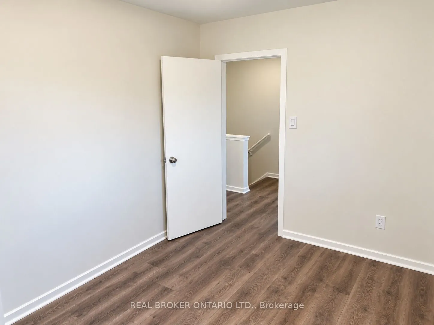 49 Thompson Avenue