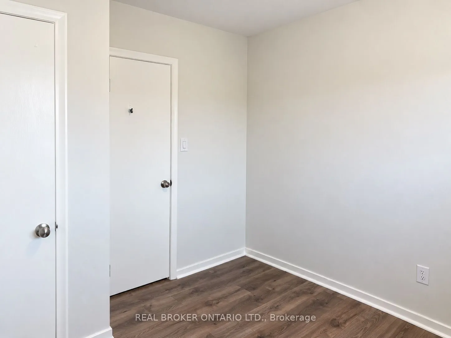 49 Thompson Avenue