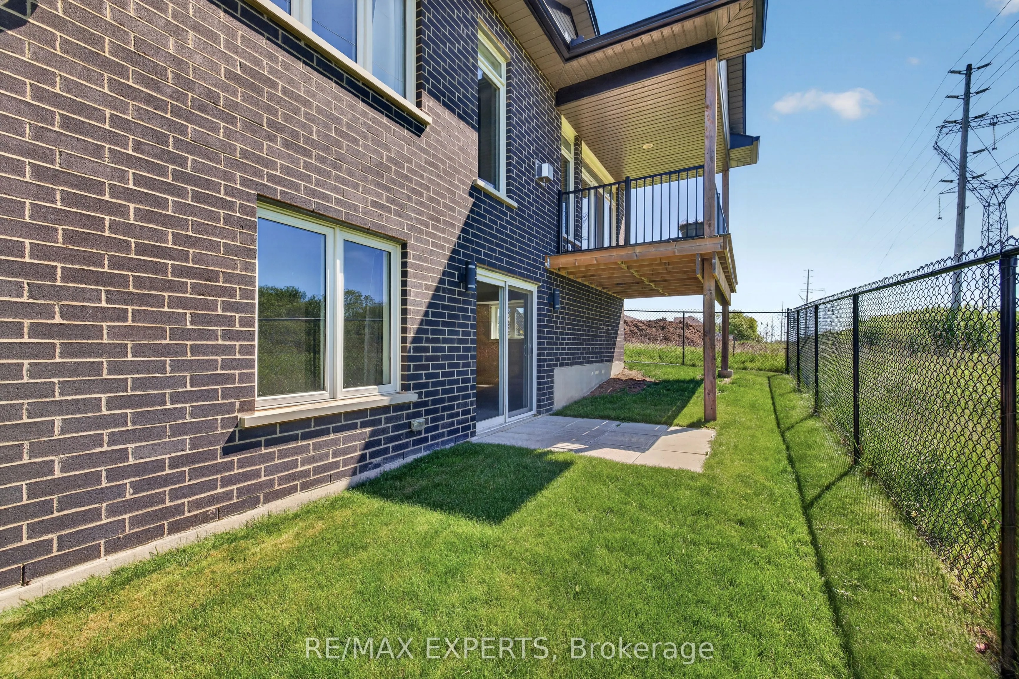 10 MCPHERSON Court #21