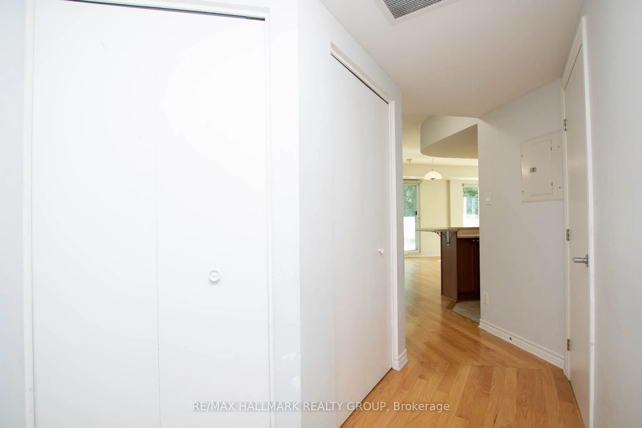 200 Rideau Street #207
