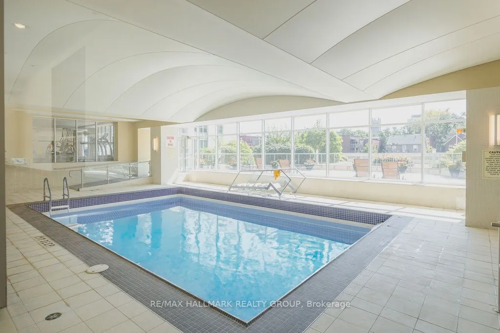 200 Rideau Street #207