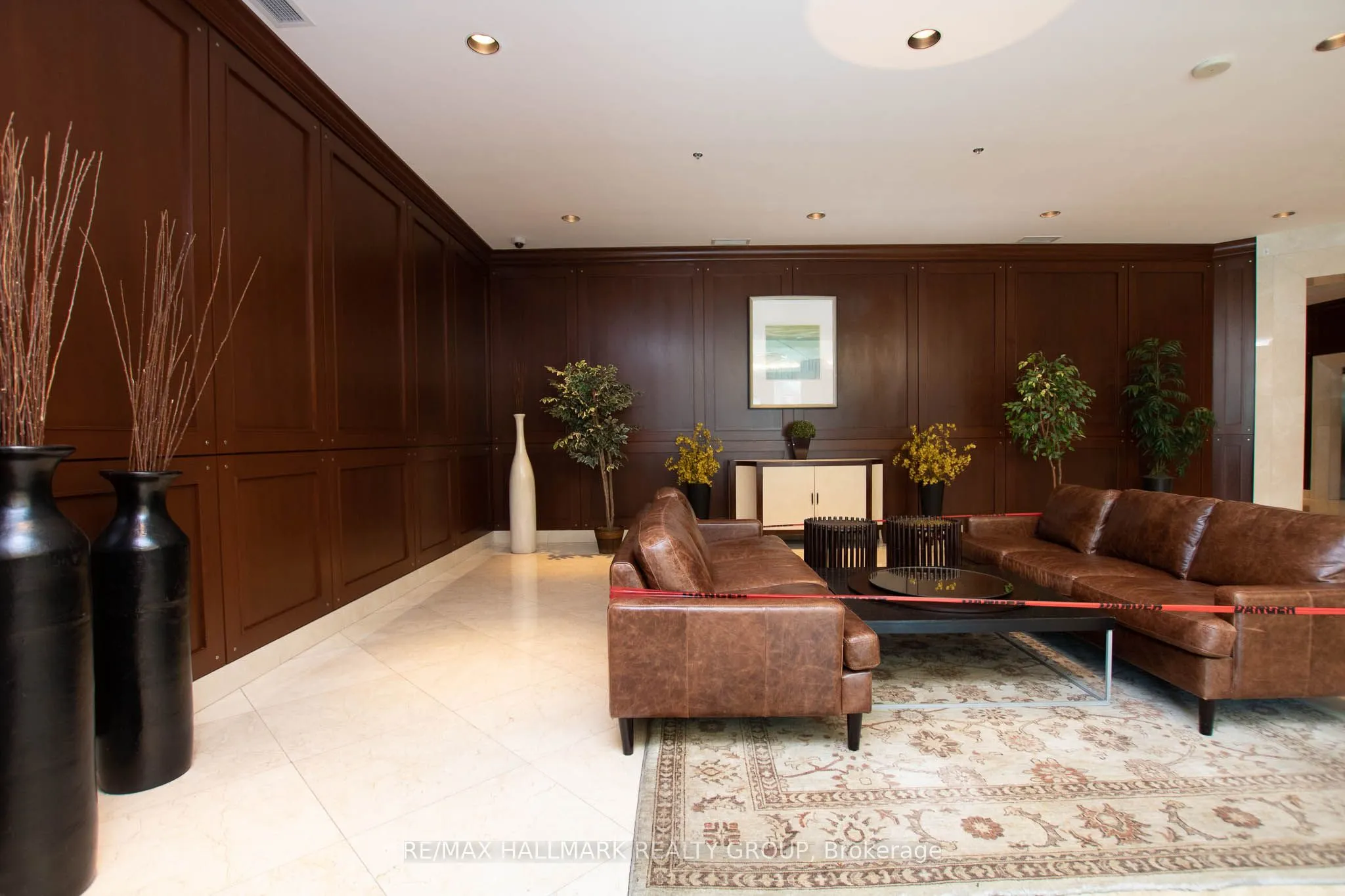 200 Rideau Street #207