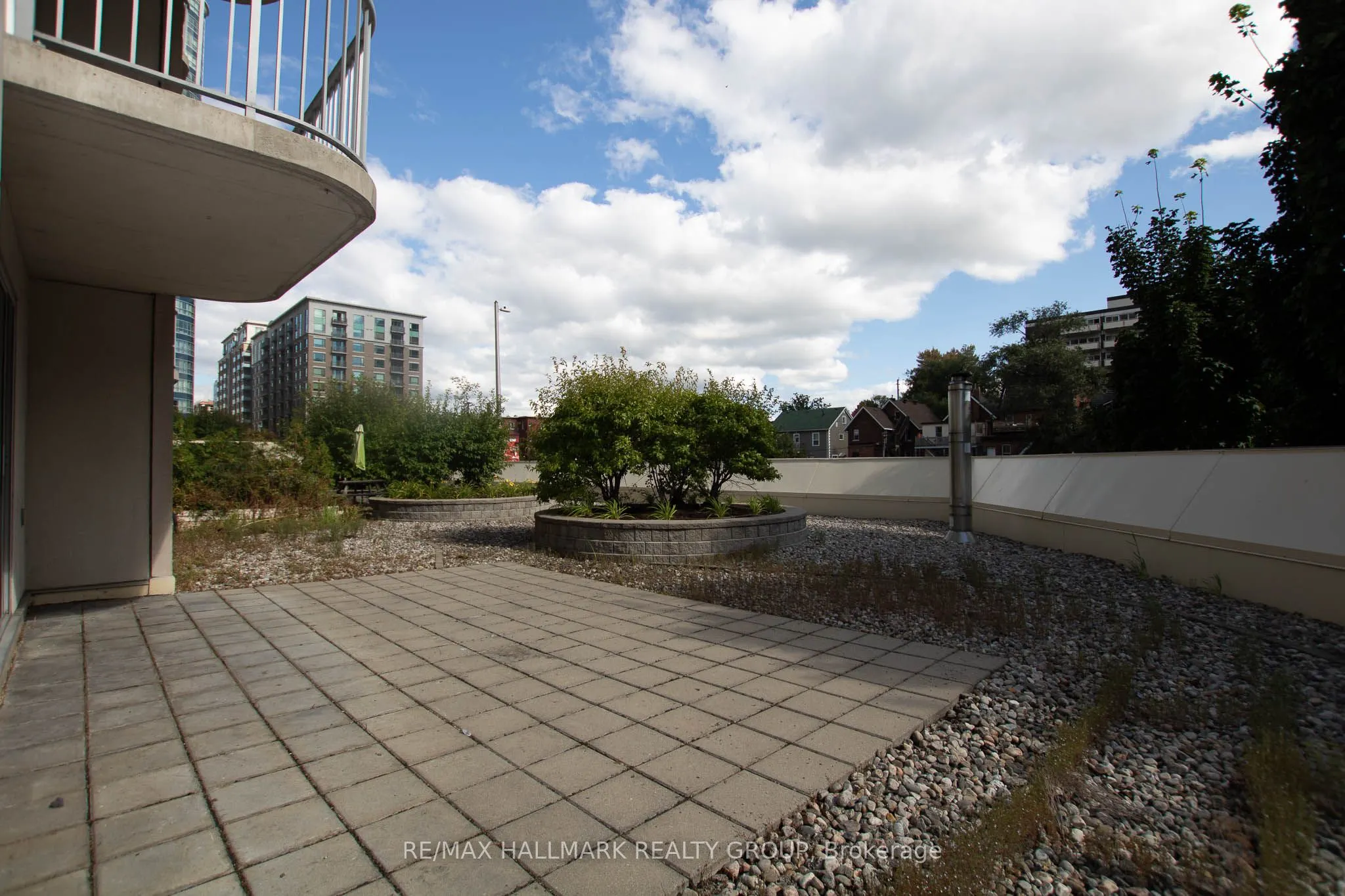 200 Rideau Street #207