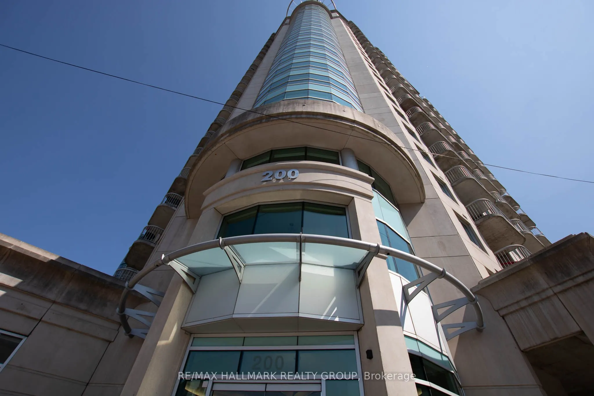 200 Rideau Street #207
