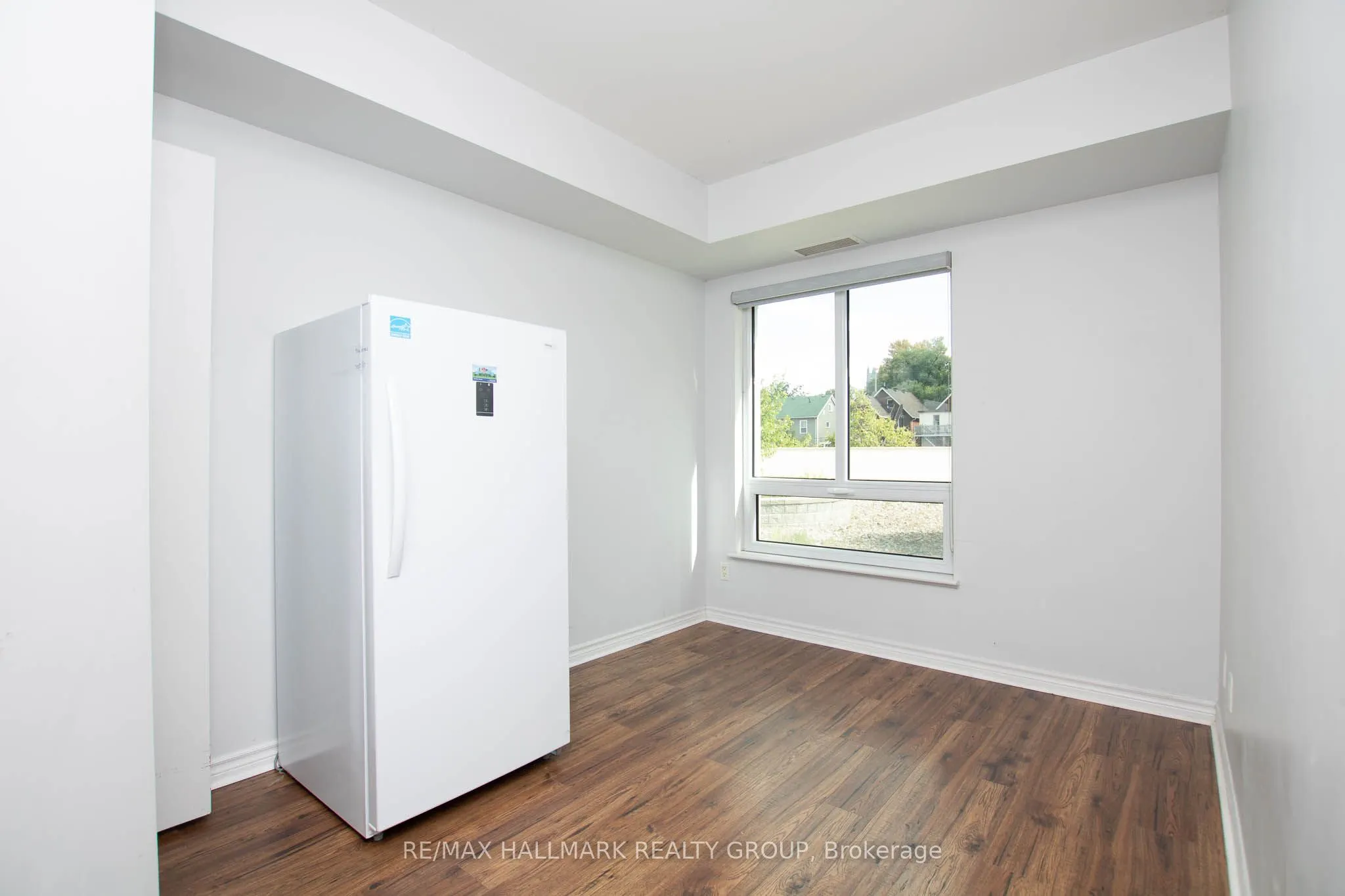 200 Rideau Street #207