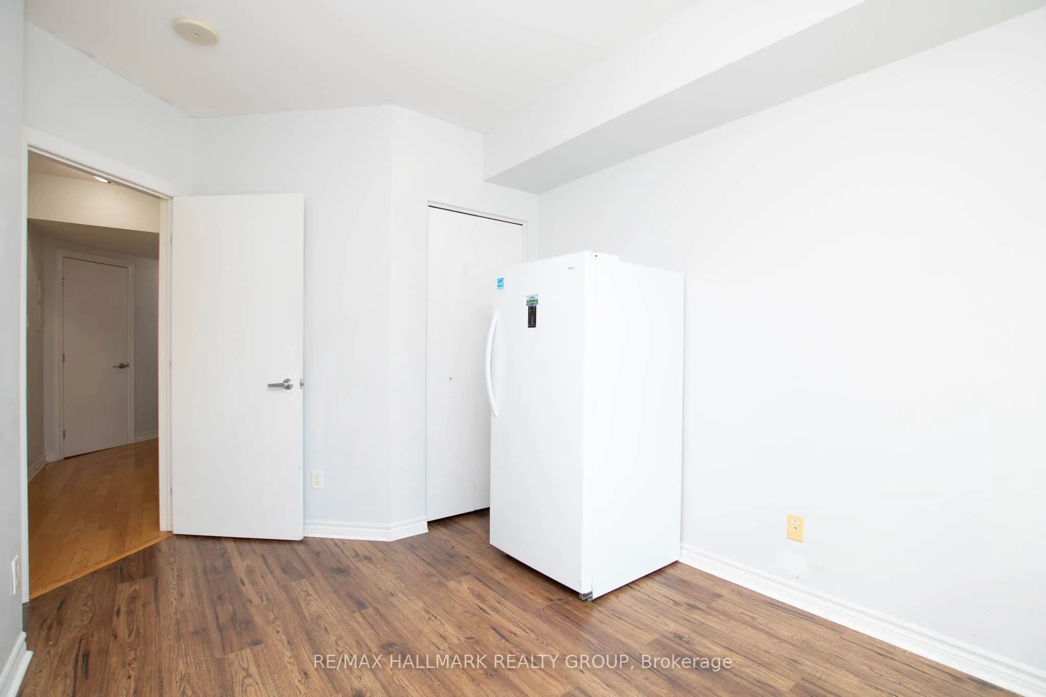 200 Rideau Street #207