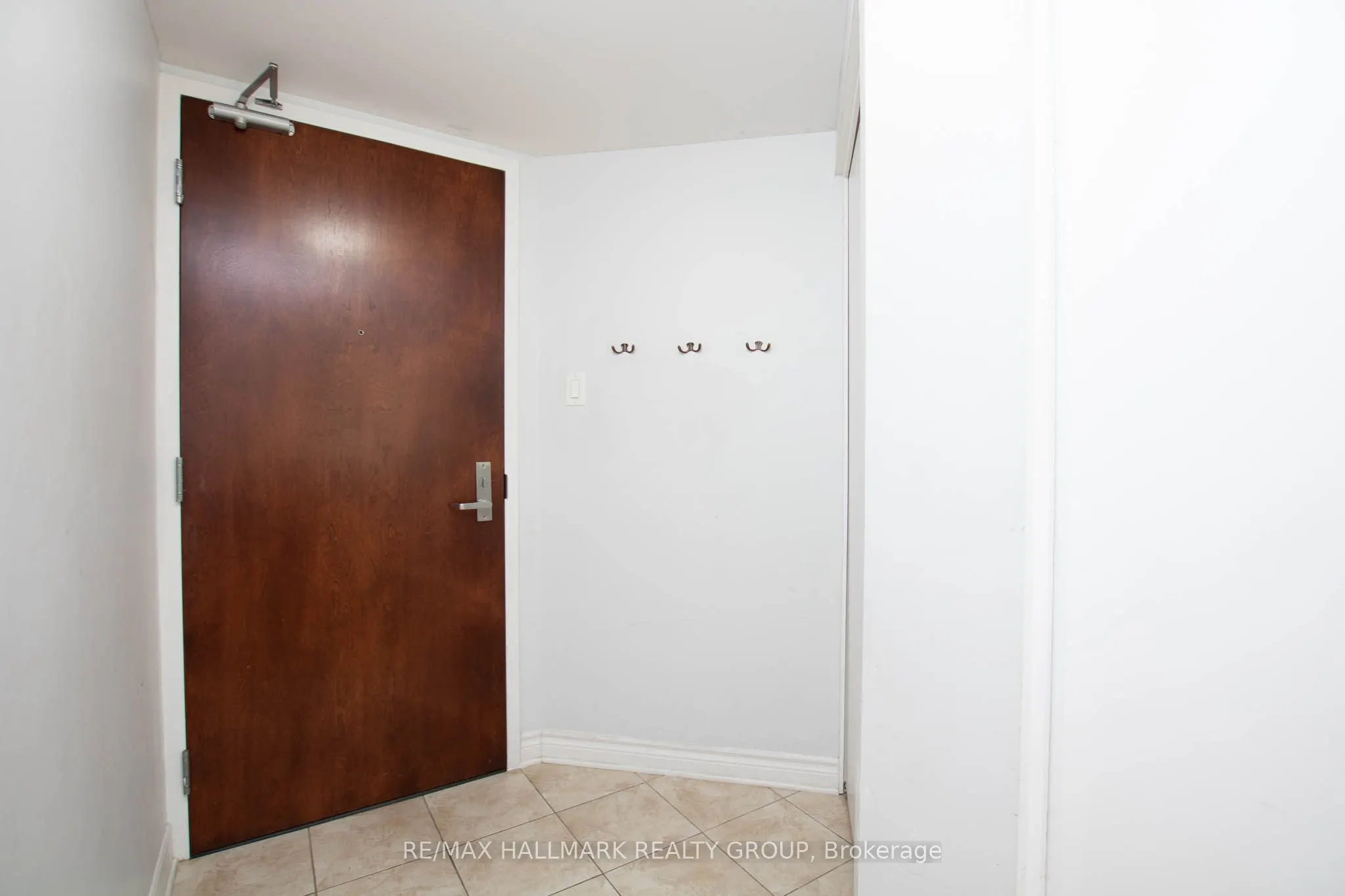 200 Rideau Street #207