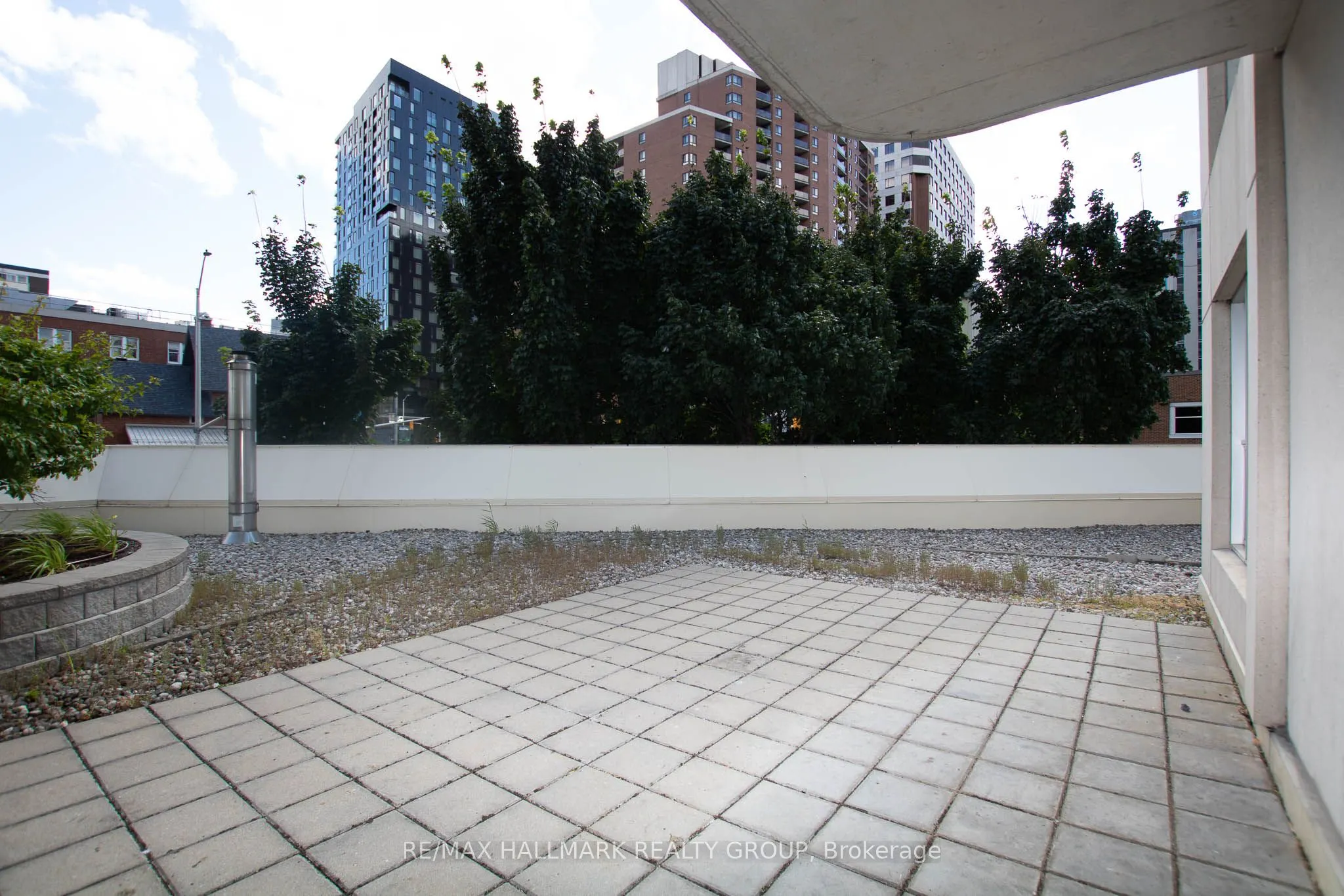 200 Rideau Street #207