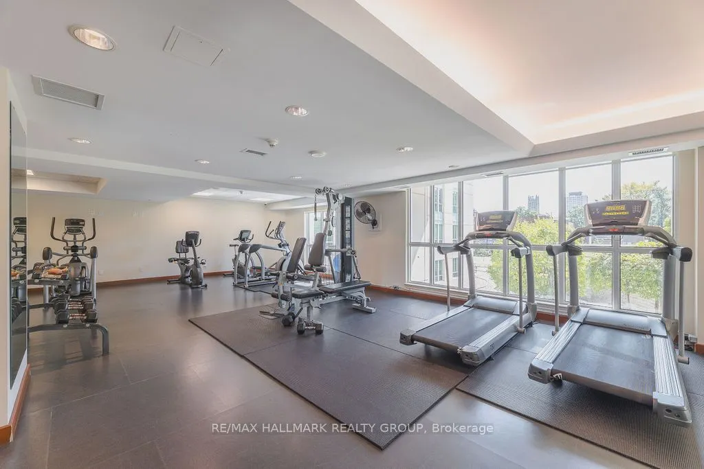 200 Rideau Street #207