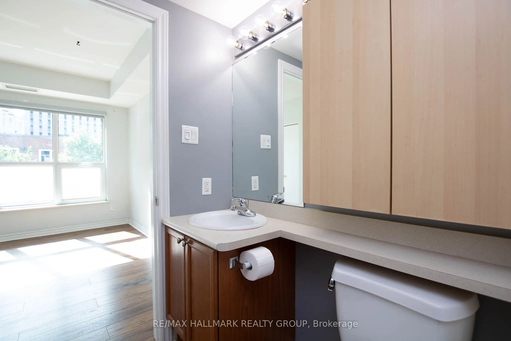 200 Rideau Street #207