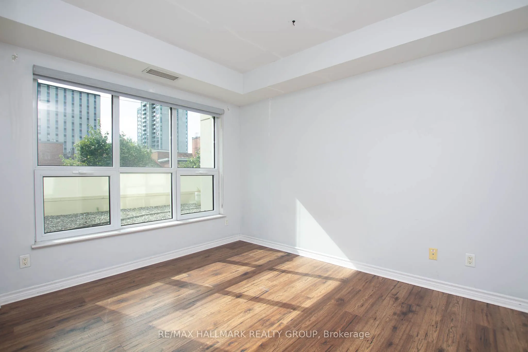 200 Rideau Street #207