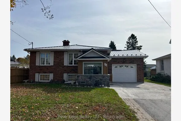 120 VICTORIA Street W
