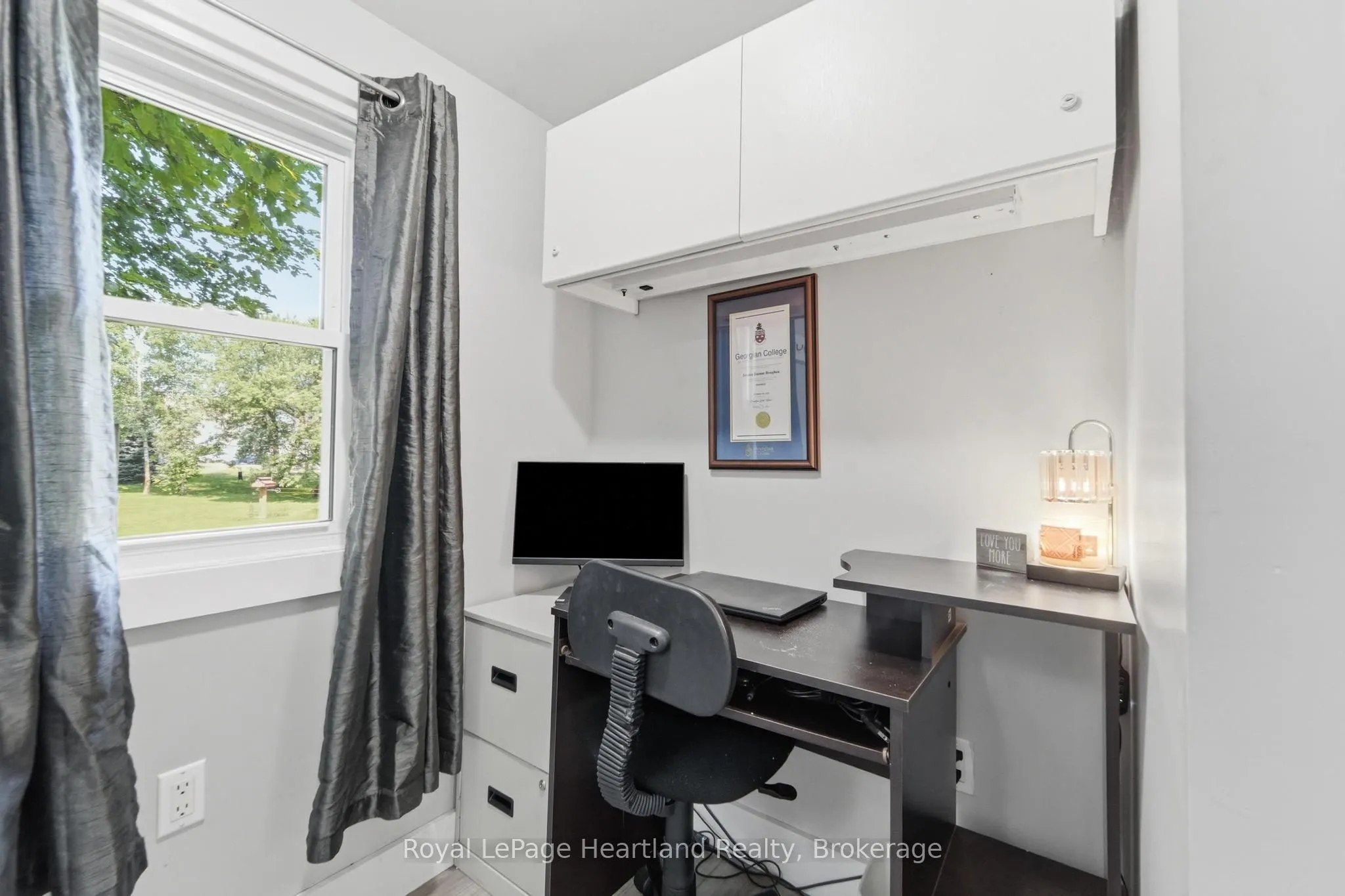 20 William Street S
