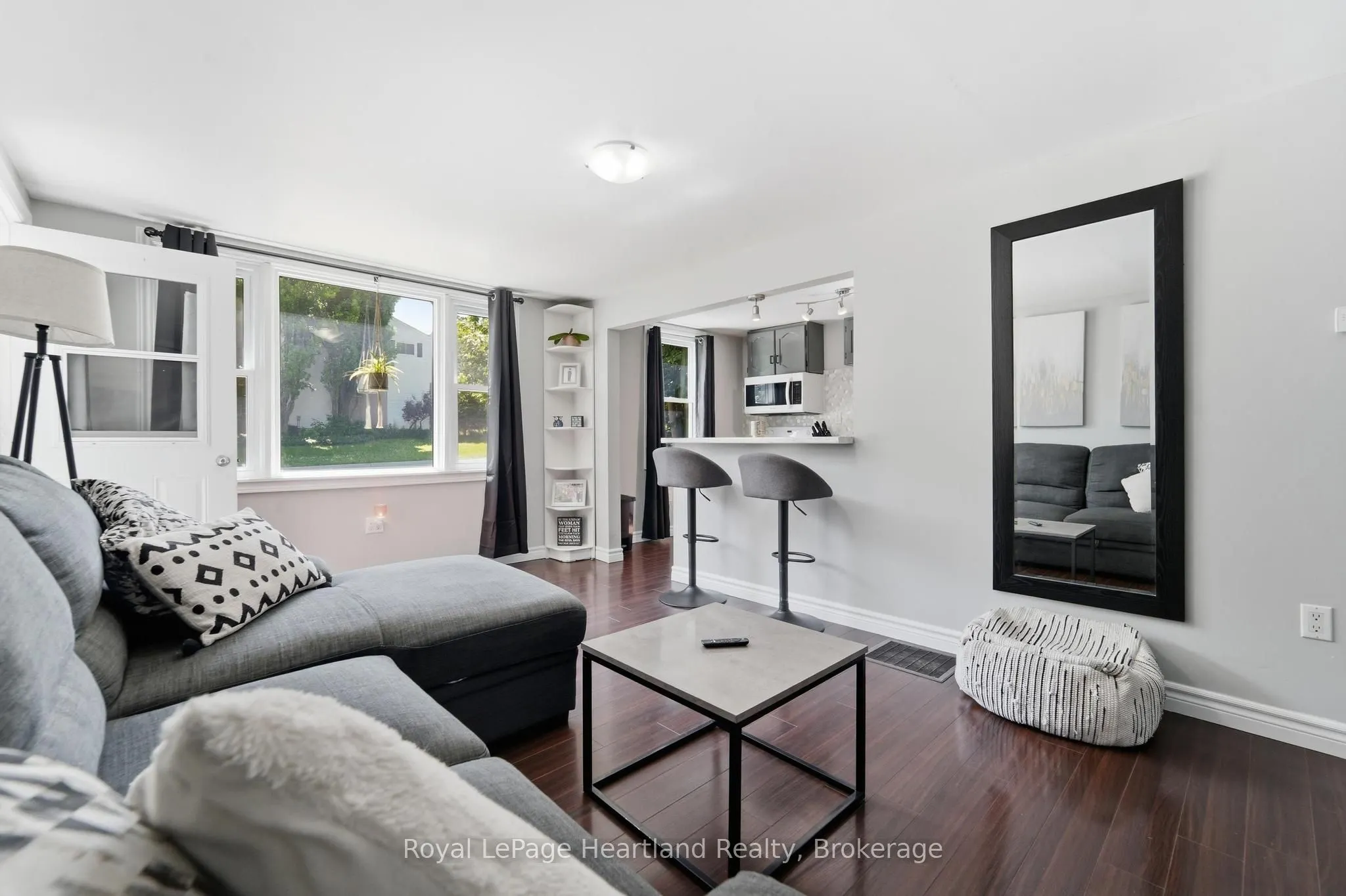 20 William Street S