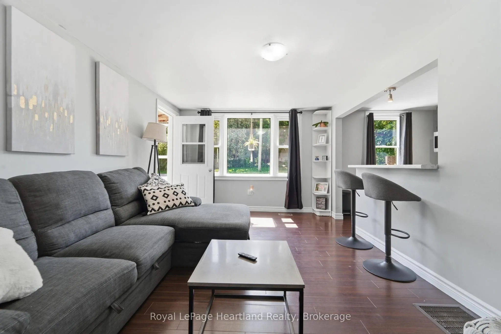 20 William Street S