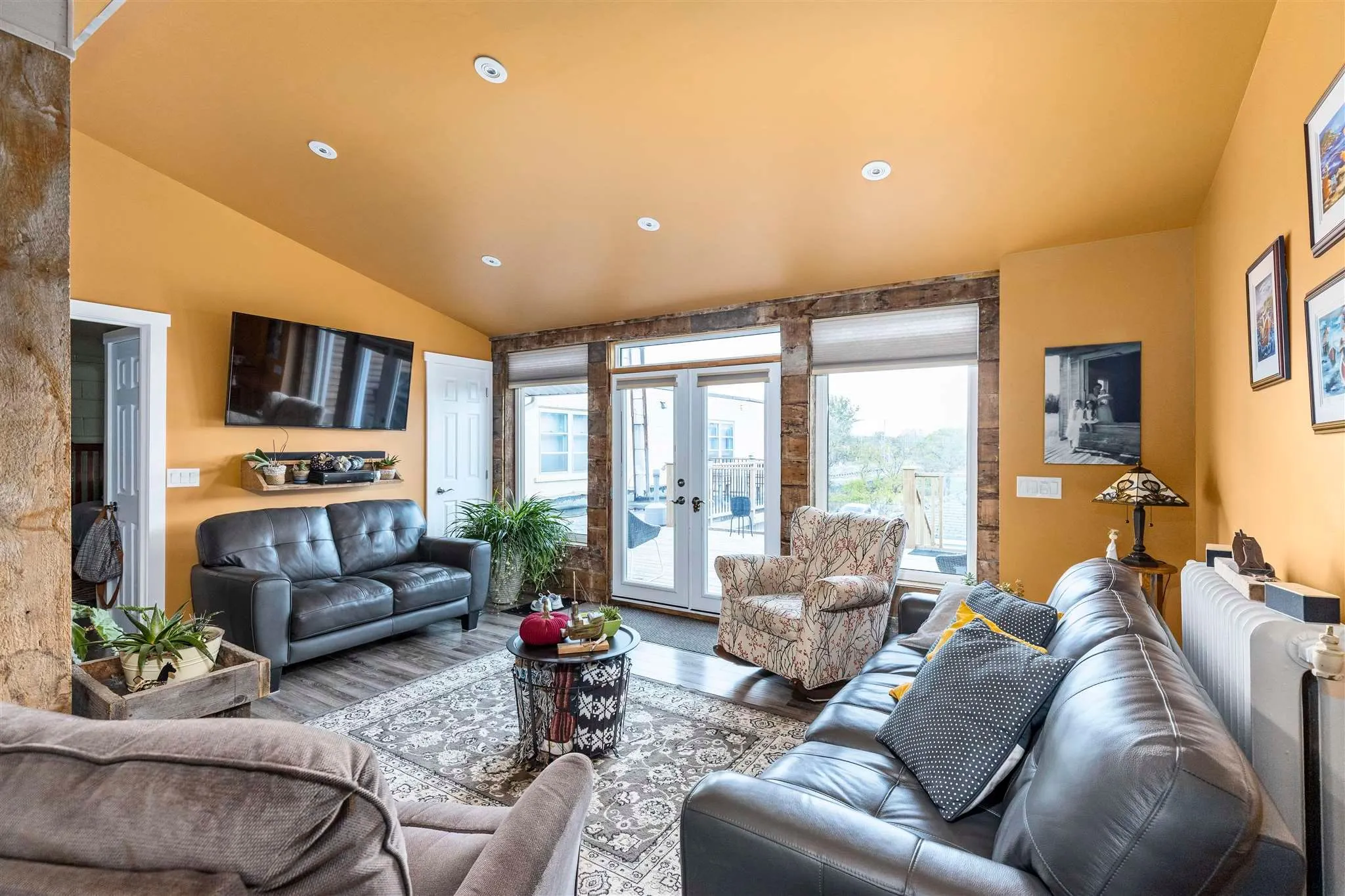 7 Woodward Avenue