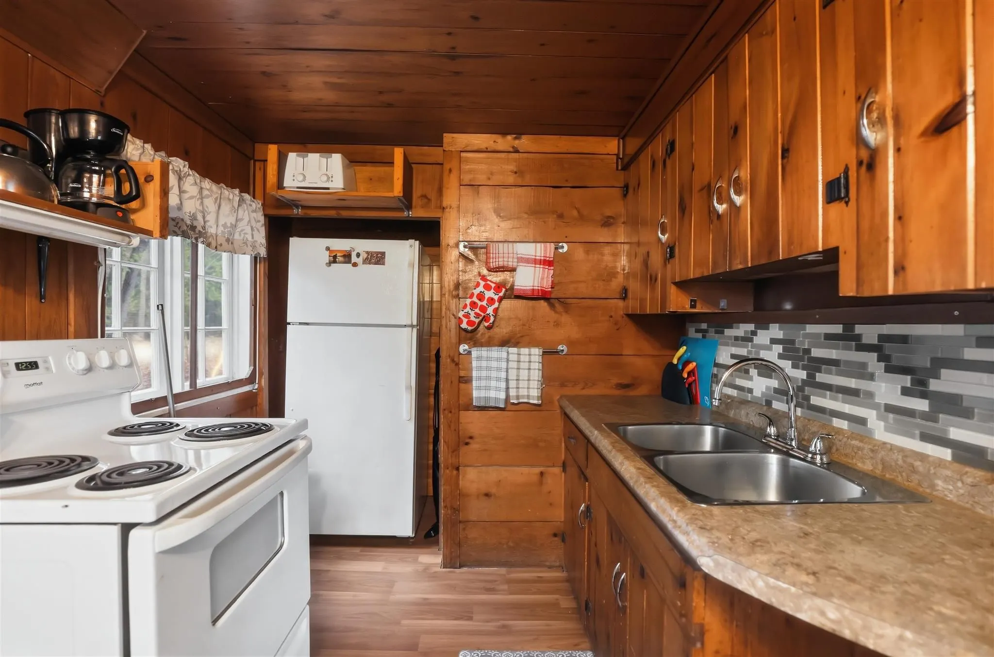 8572 Highway 129