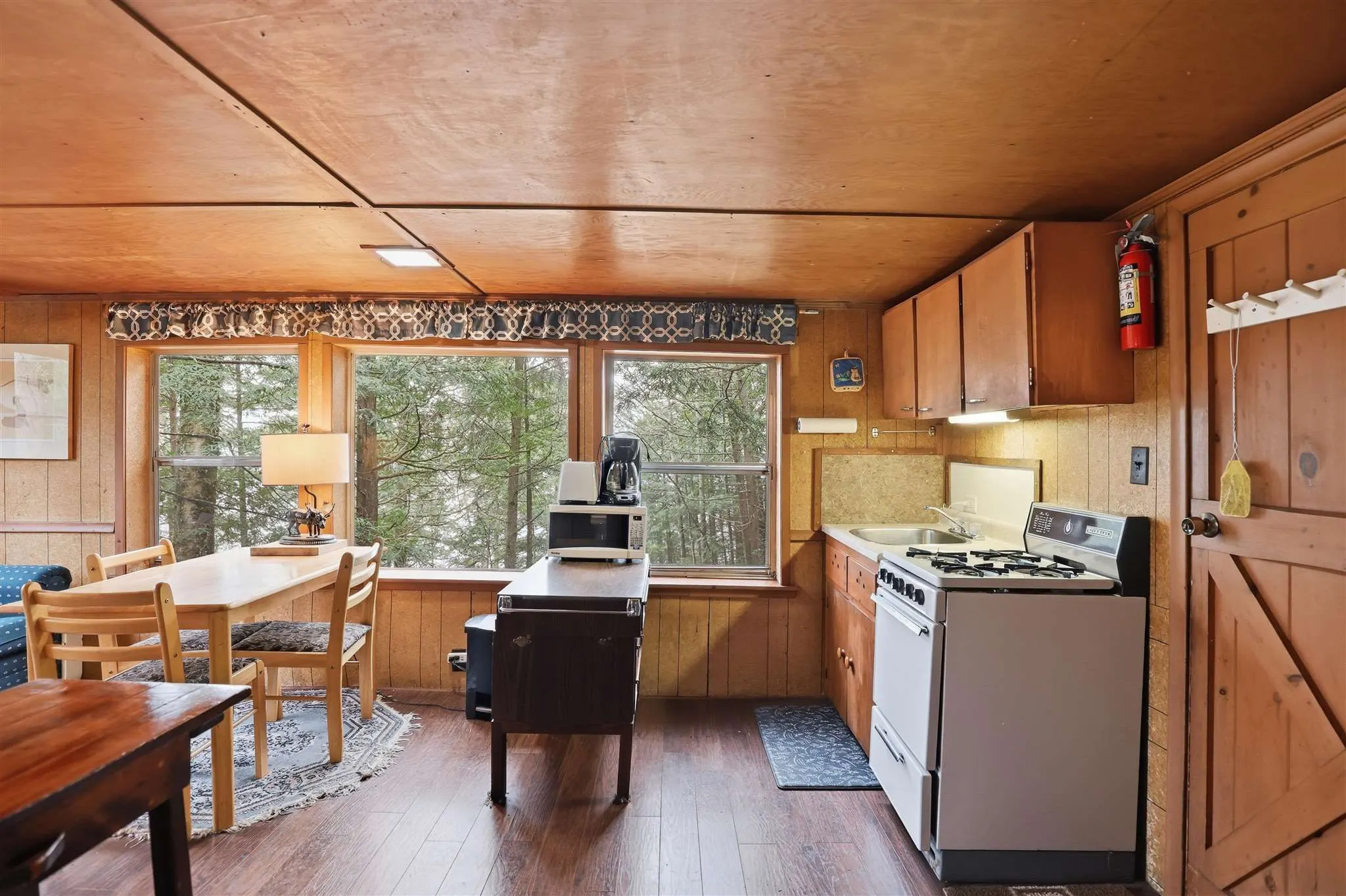 8572 Highway 129
