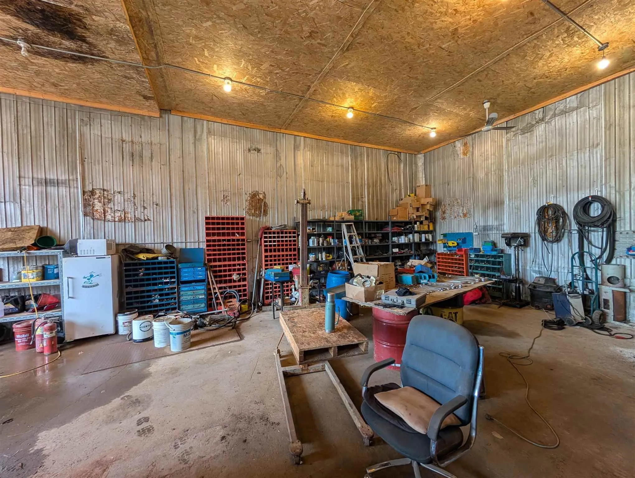 Lease MAN576 Highway 101