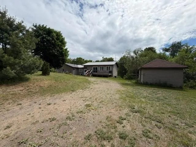 1049 Allen Side Road