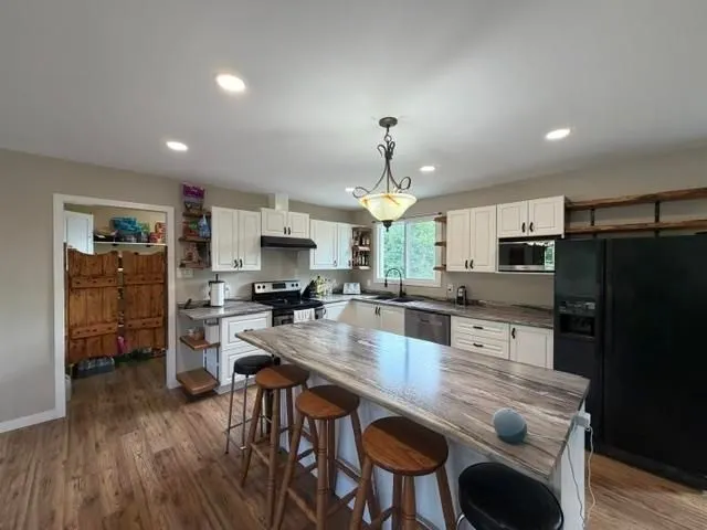 1049 Allen Side Road