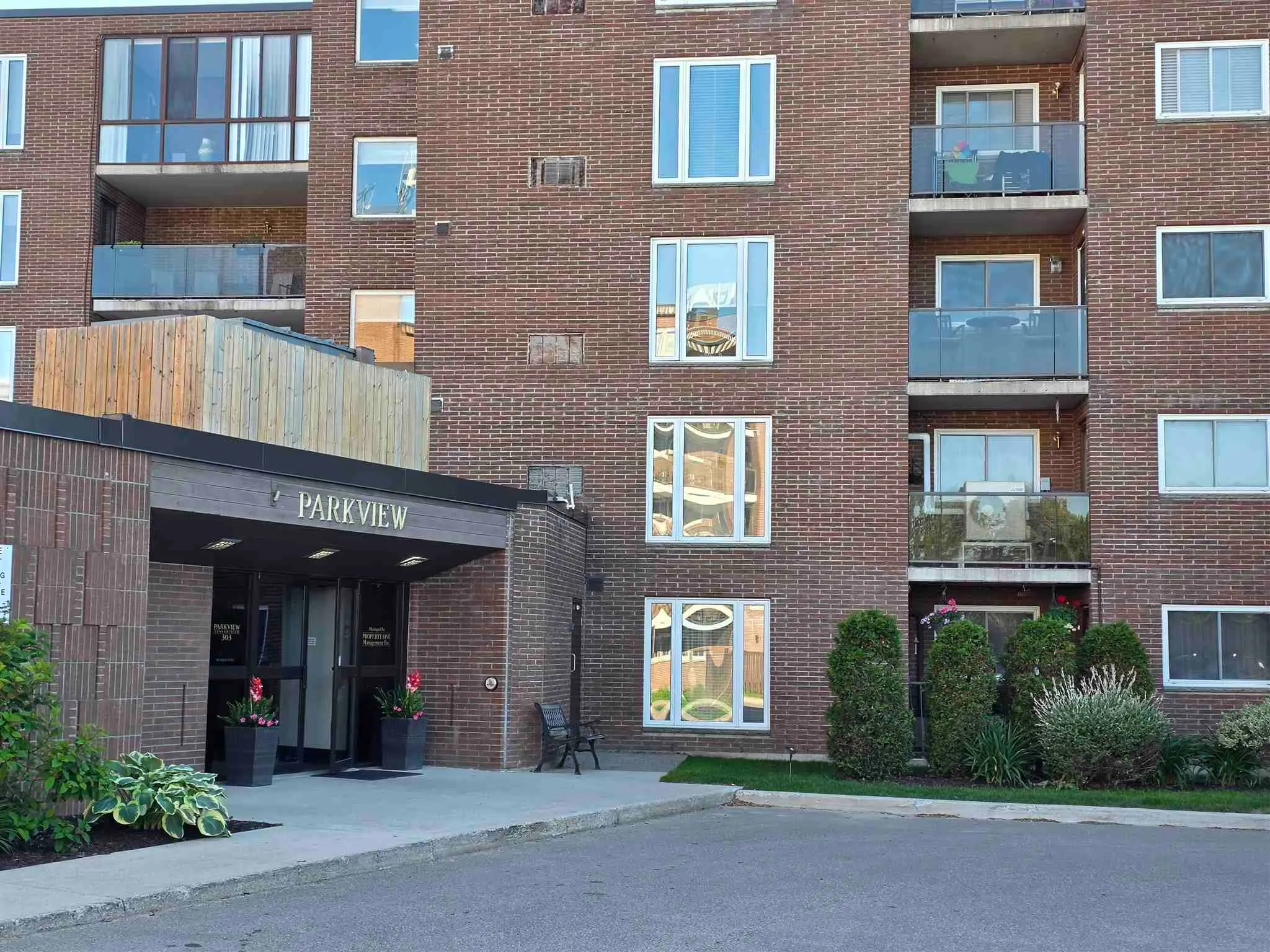 303 MacDonald Avenue #208