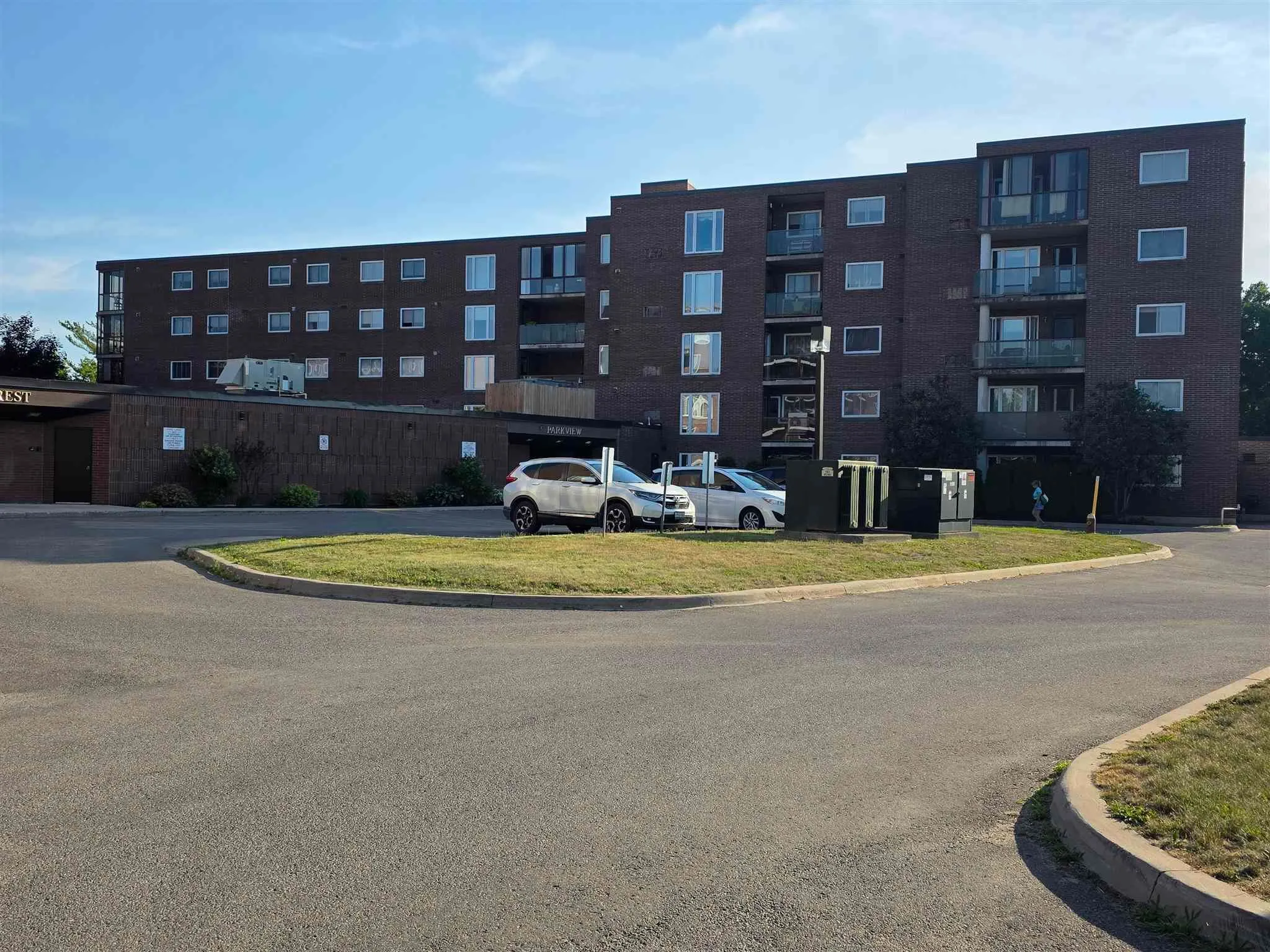 303 MacDonald Avenue #208